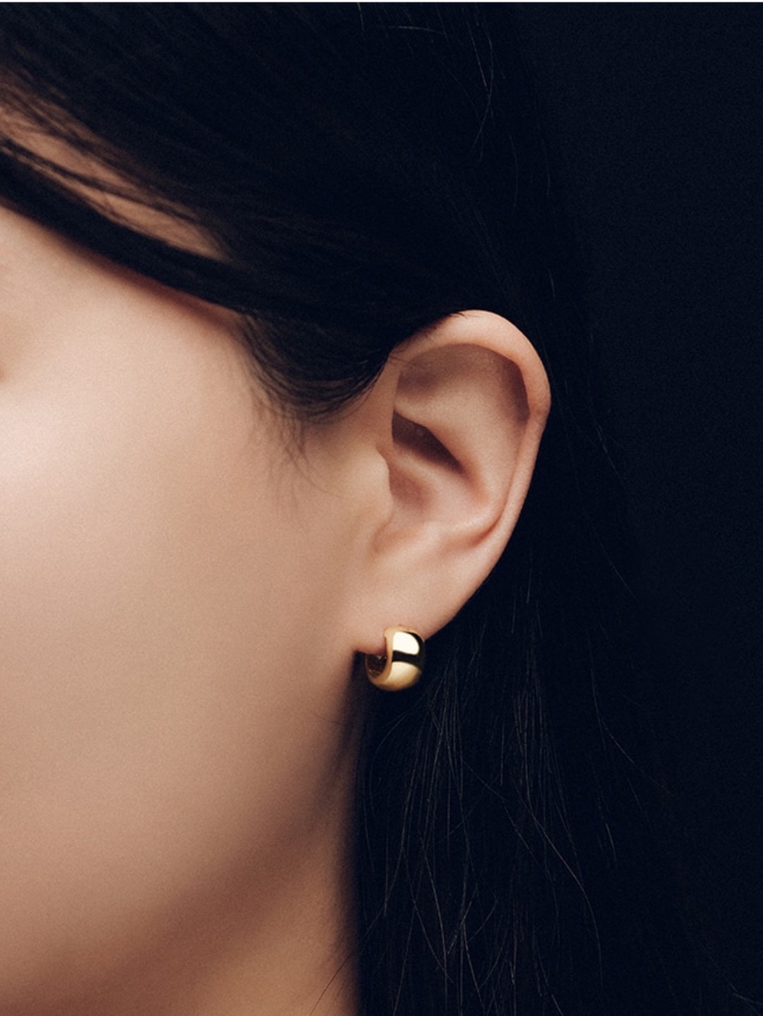Miko Women Mini Rampas Earring Yellow Gold 착용 스타일