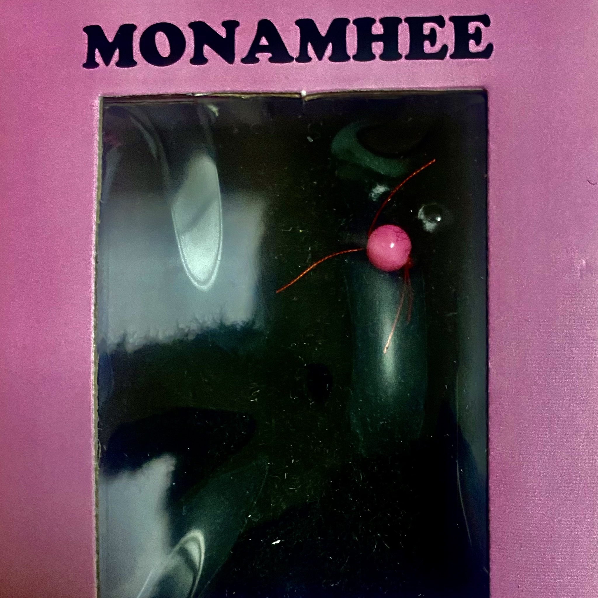 Monamhee Beulpingi Keyring with White Pants Black 착용 스타일
