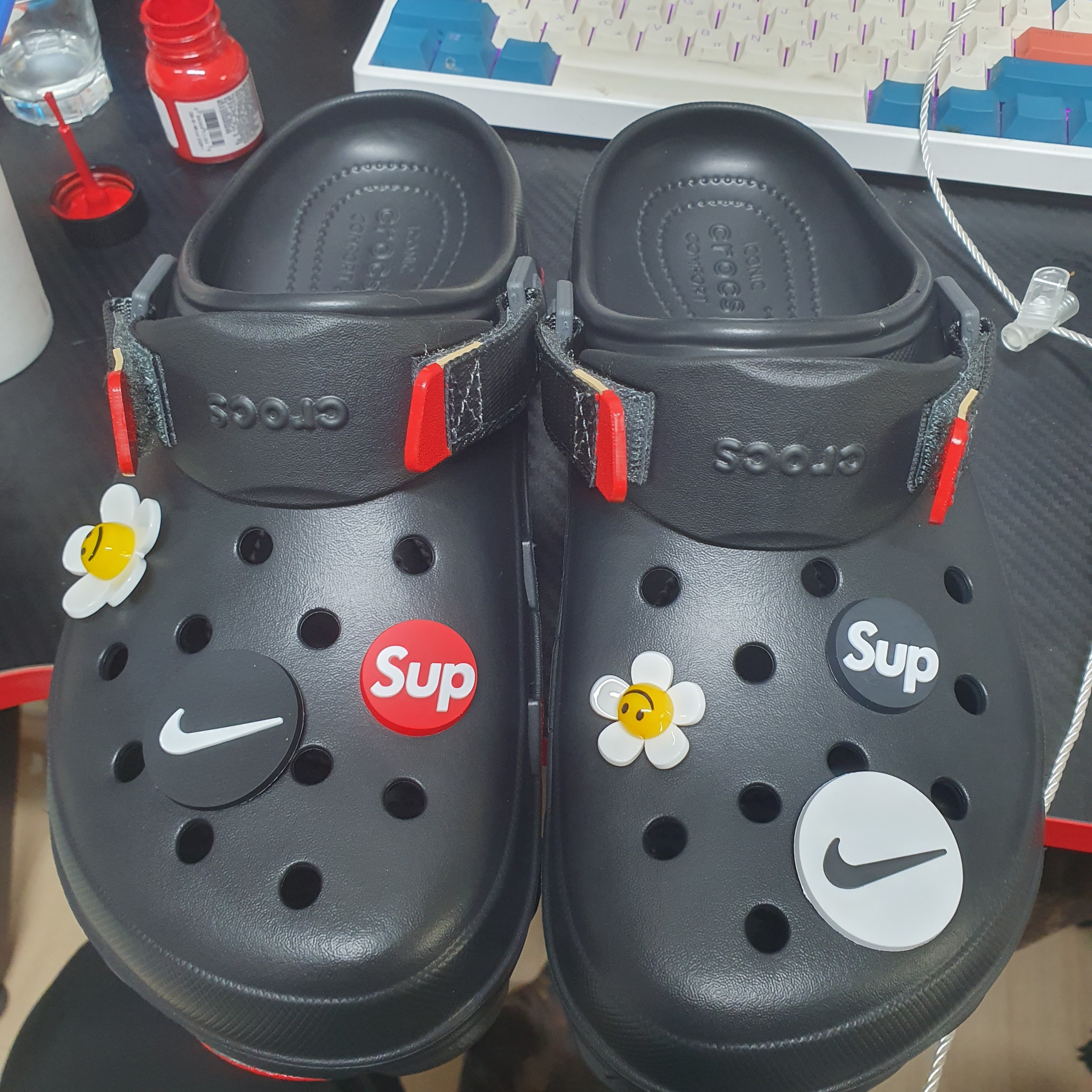 Crocs All Terrain Clog Black 착용 스타일 - 1