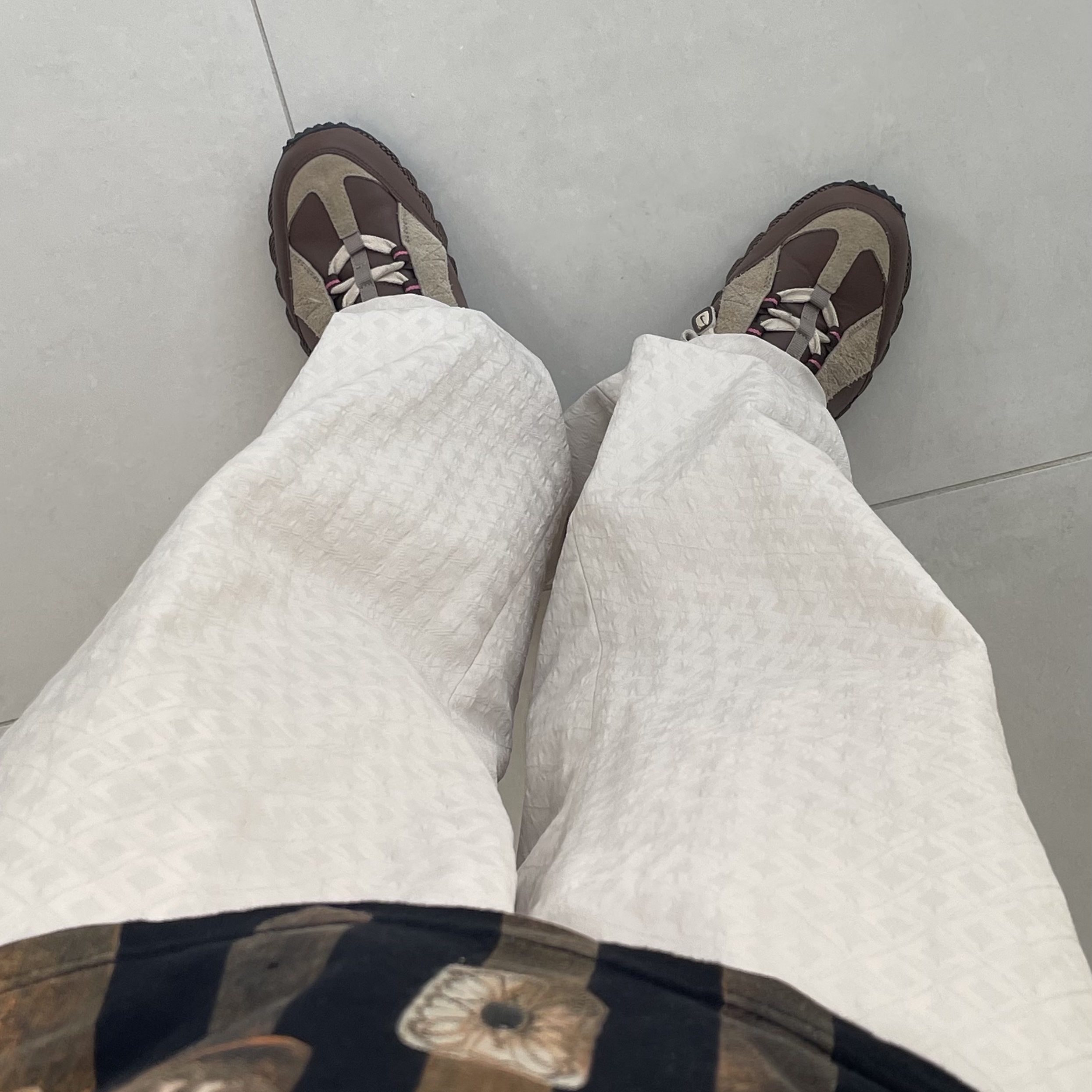 Nike x Jacquemus Air Humara LX Ale Brown and Gold 착용 스타일 - 2
