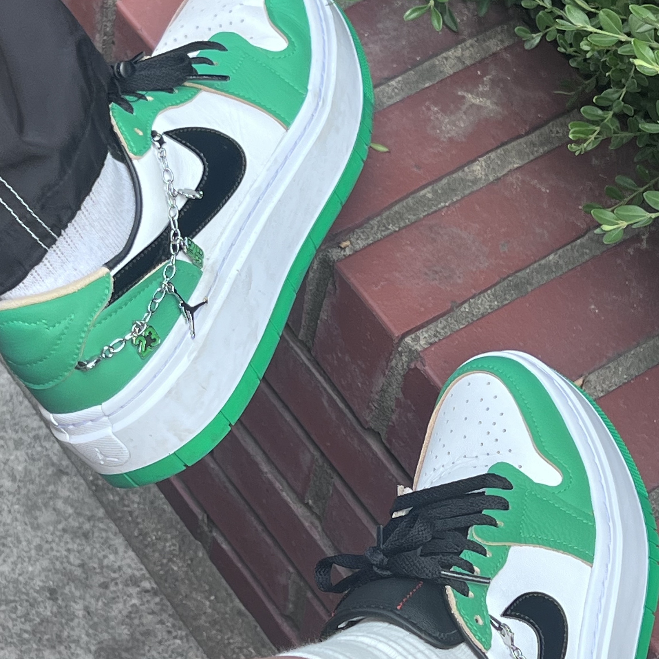 (W) Jordan 1 Elevate Low SE Lucky Green 착용 스타일 - 2