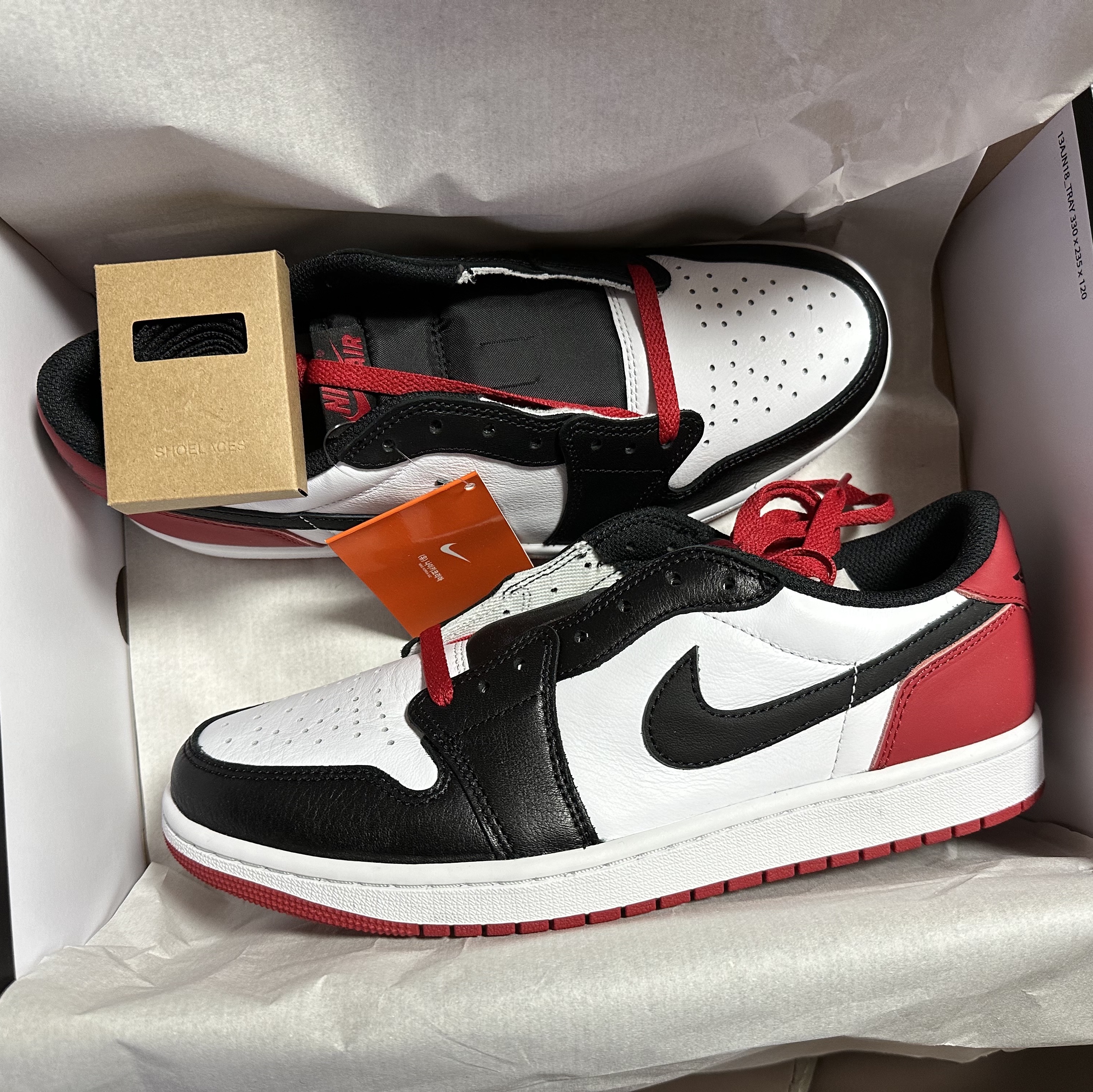Jordan 1 Retro Low OG Black Toe 착용 스타일 - 1