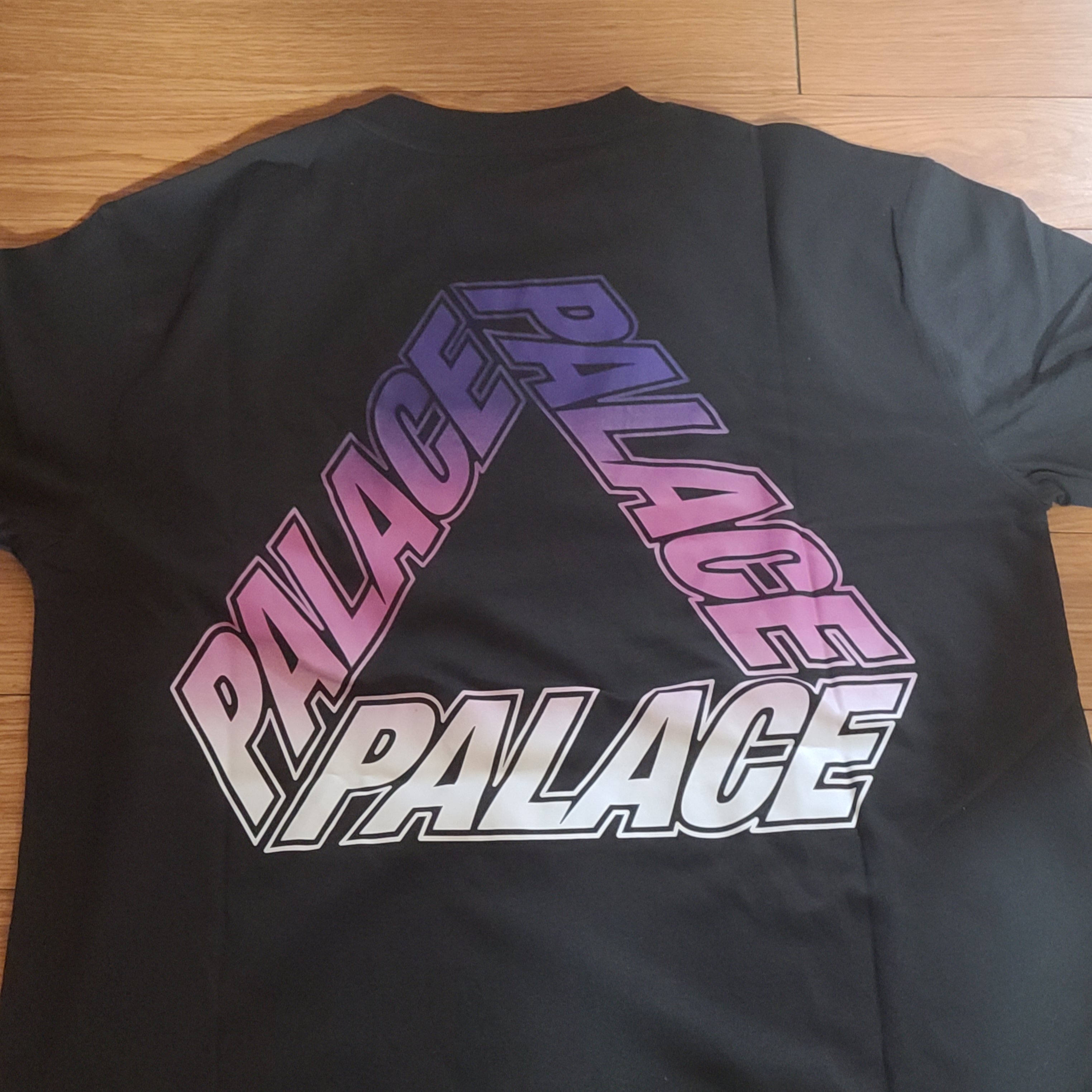 Palace Spectrum P3 T-Shirt Black - 23SS 착용 스타일