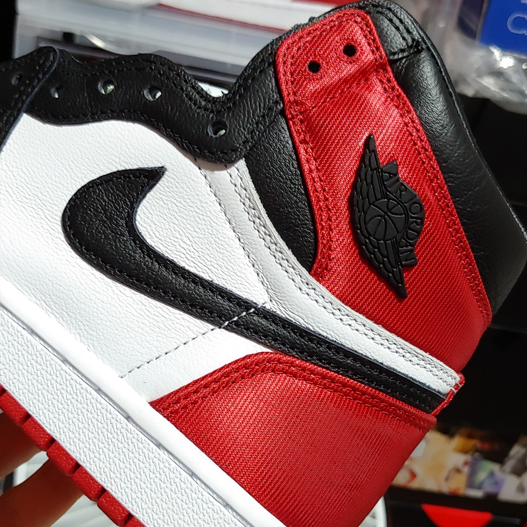 (W) Jordan 1 Retro High Satin Black Toe 착용 스타일 - 2