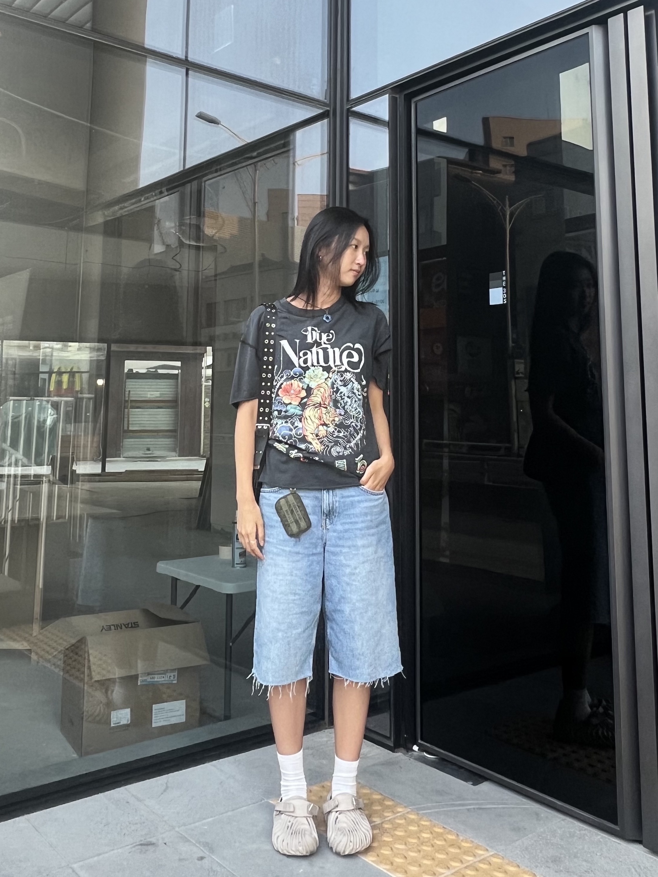 Crocs x Salehe Bembury Pollex Clog Horchata, Human Made Military Card Case Olive Drab 착용 스타일 - 1