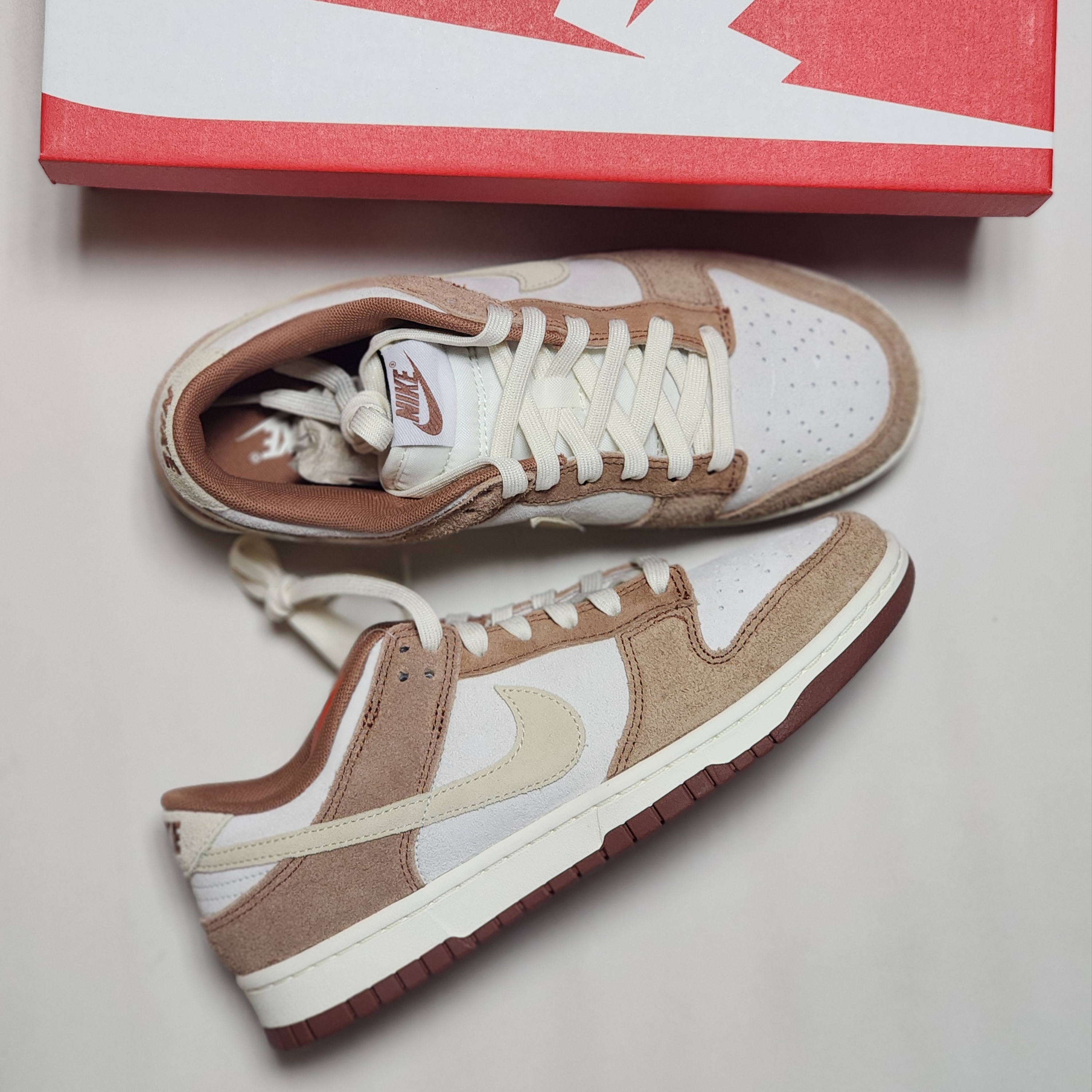 Nike Dunk Low Pro Premium Medium Curry 착용 스타일 - 5