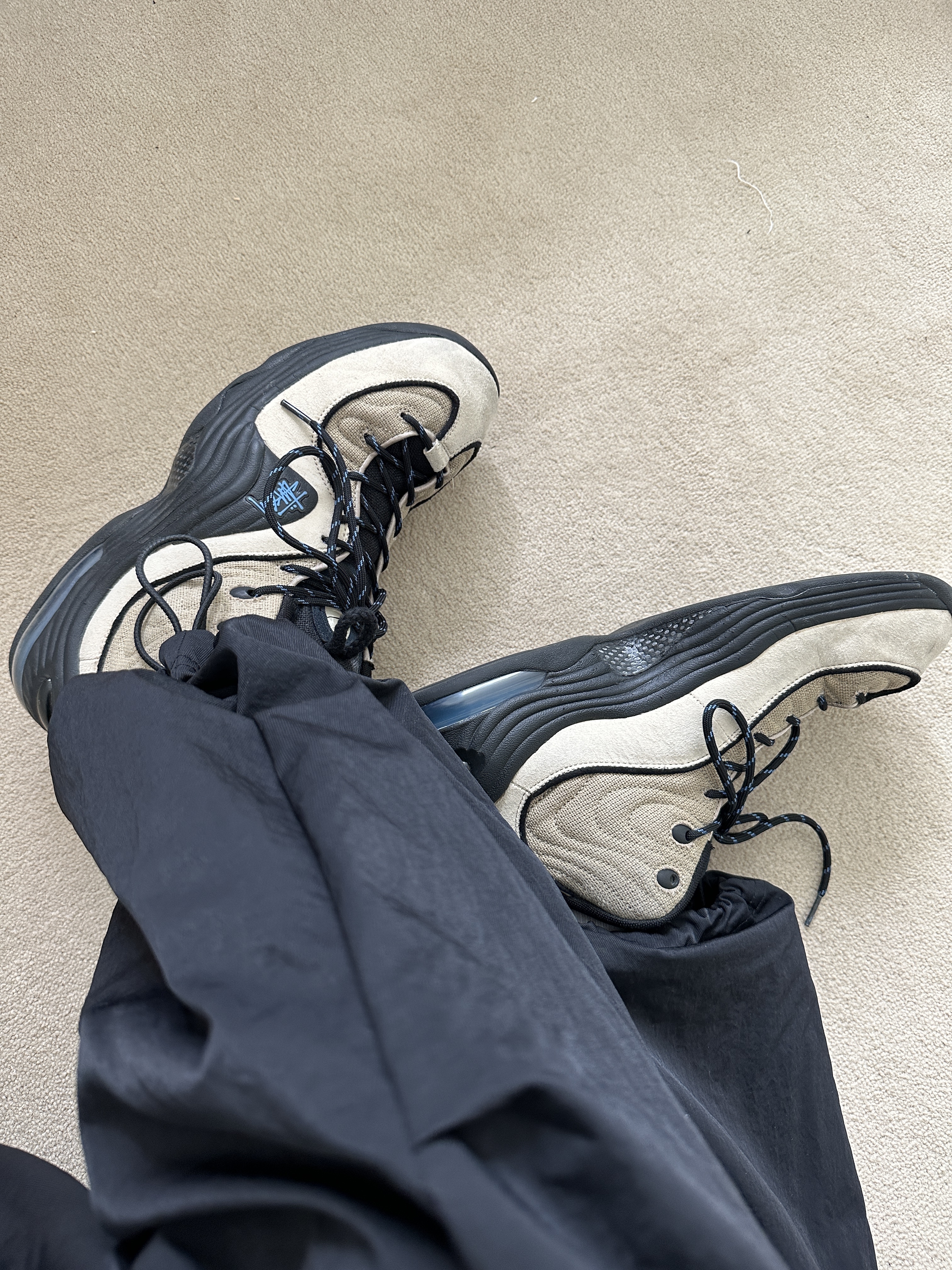 Nike x Stussy Air Penny II Rattan and Limestone 착용 스타일 - 2