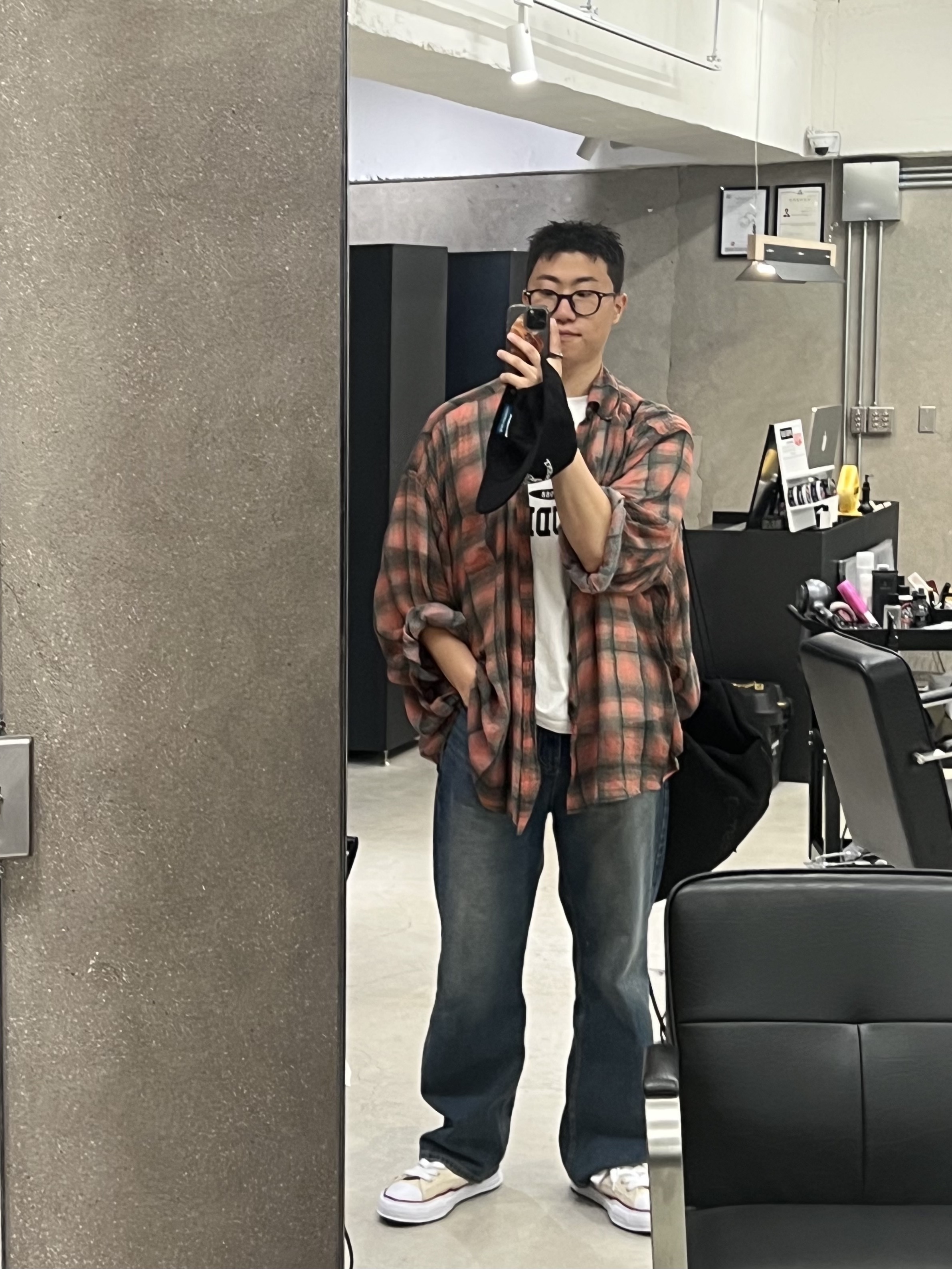 Maison Mihara Yasuhiro Peterson OG Sole Canvas Low-top Sneakers Natural, Our Legacy Borrowed Shirt Big Lumbercheck Print 착용 스타일