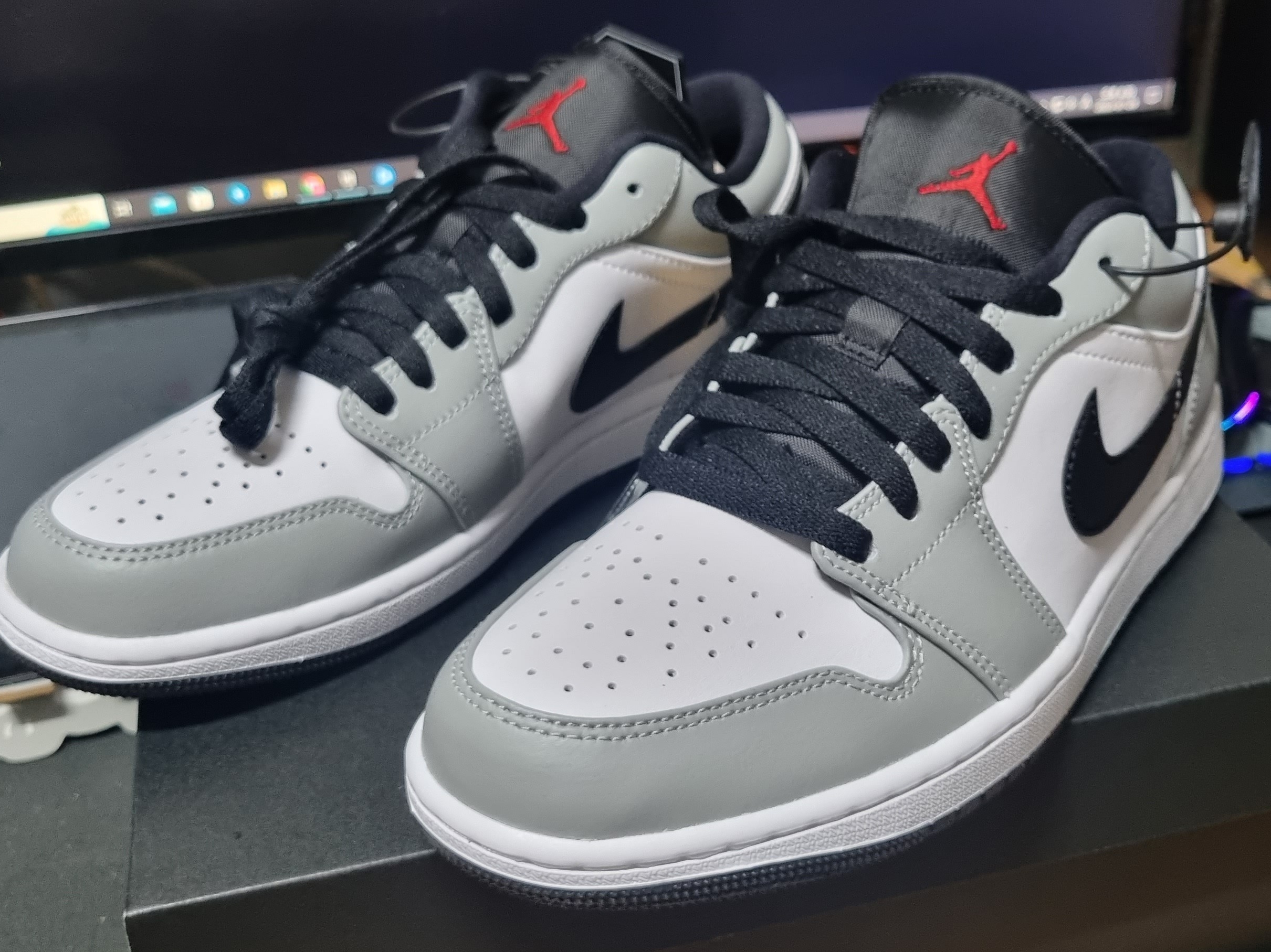 Jordan 1 Low Light Smoke Grey 착용 스타일