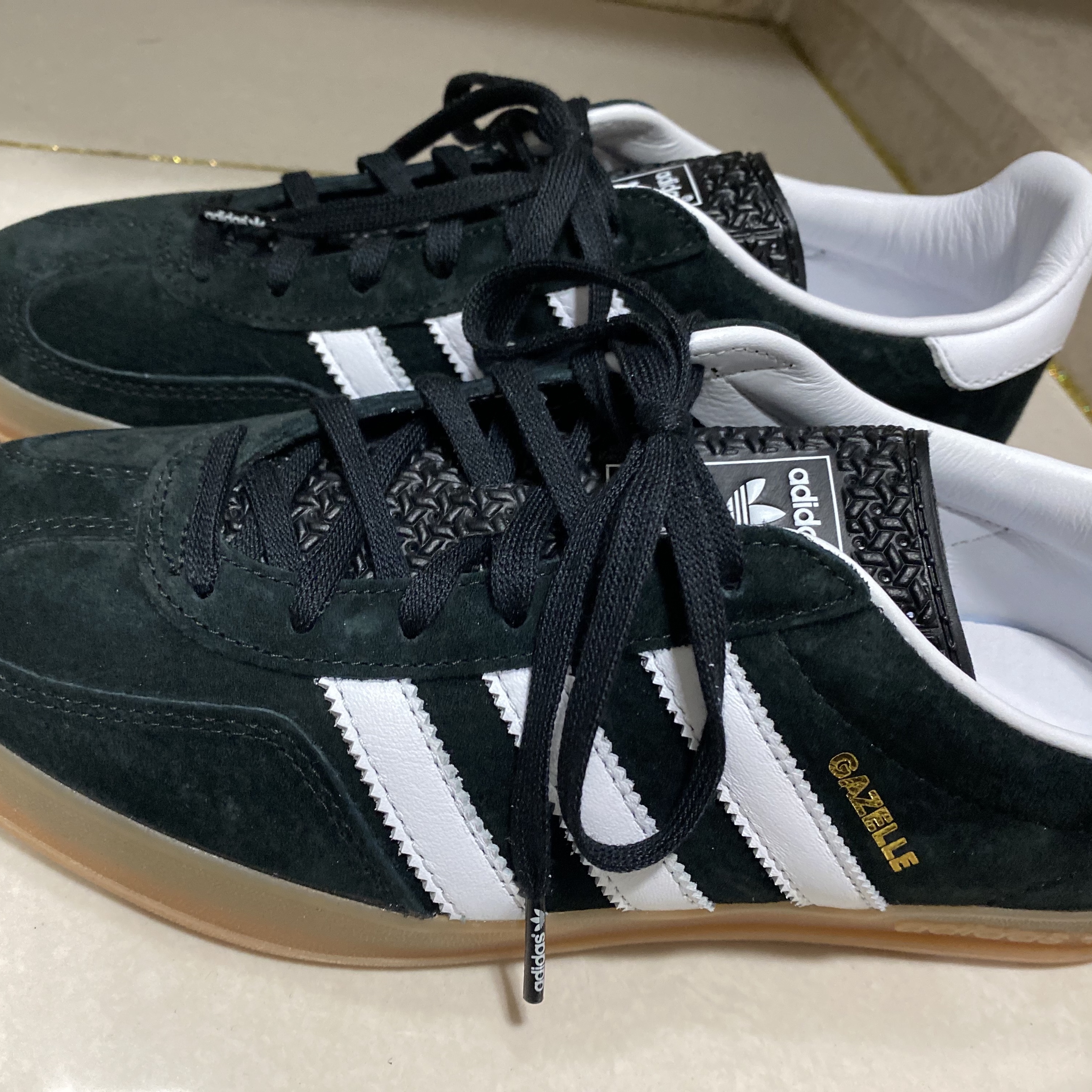 Adidas Gazelle Indoor Core Black 착용 스타일