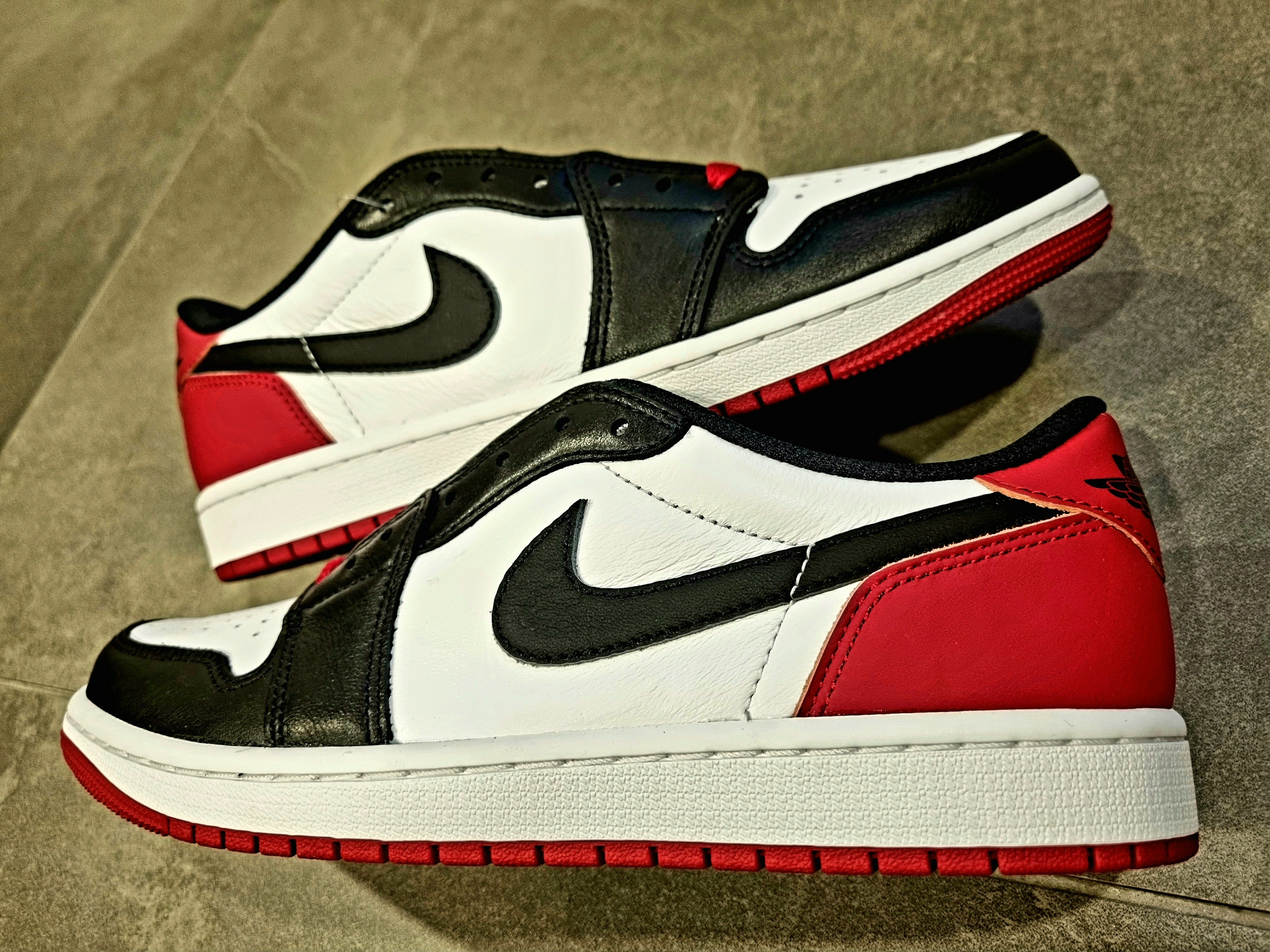 Jordan 1 Retro Low OG Black Toe 착용 스타일 - 3