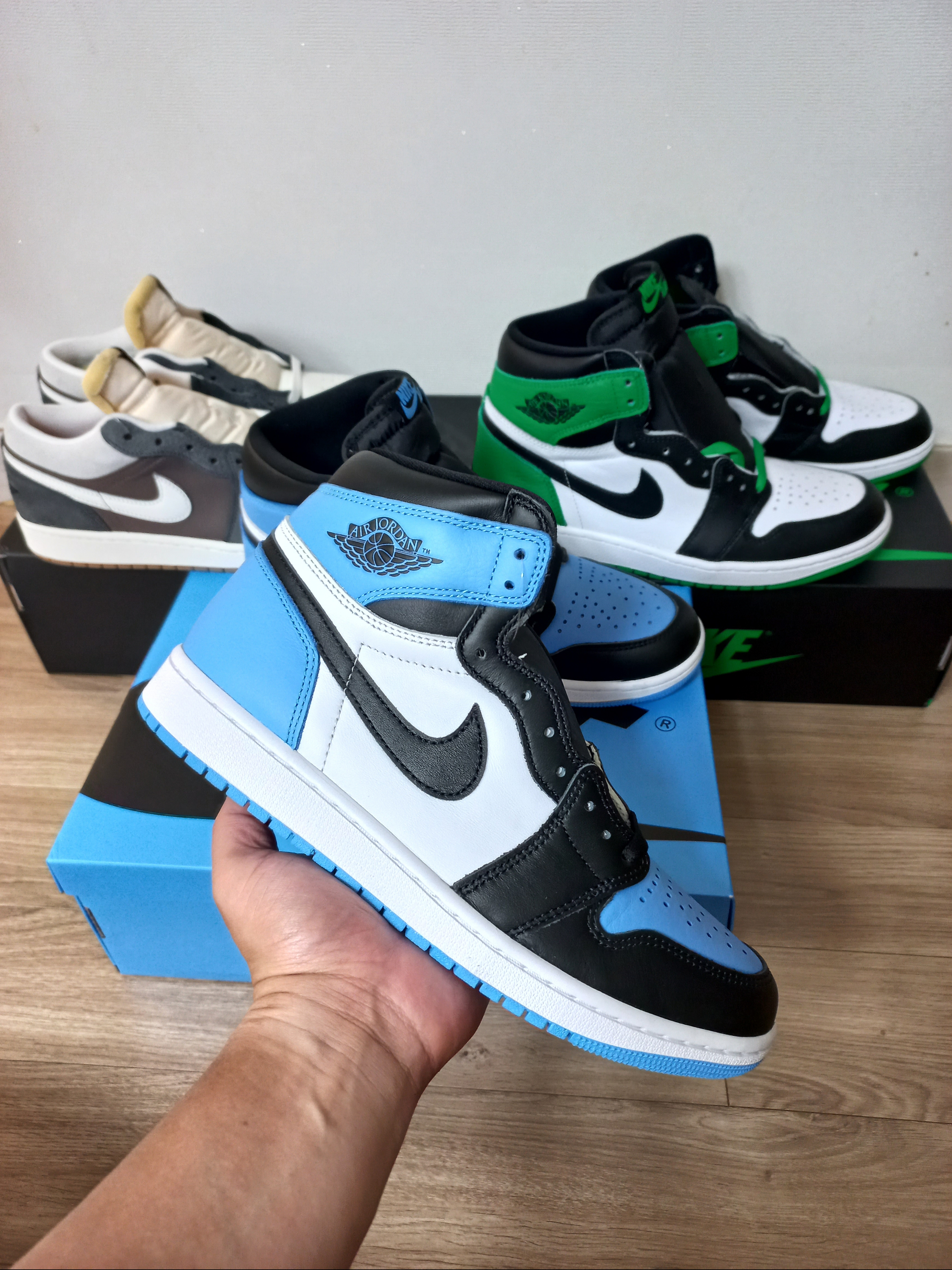 Jordan 1 Retro High OG University Blue, Jordan 1 Low Kkachi 착용 스타일 - 1