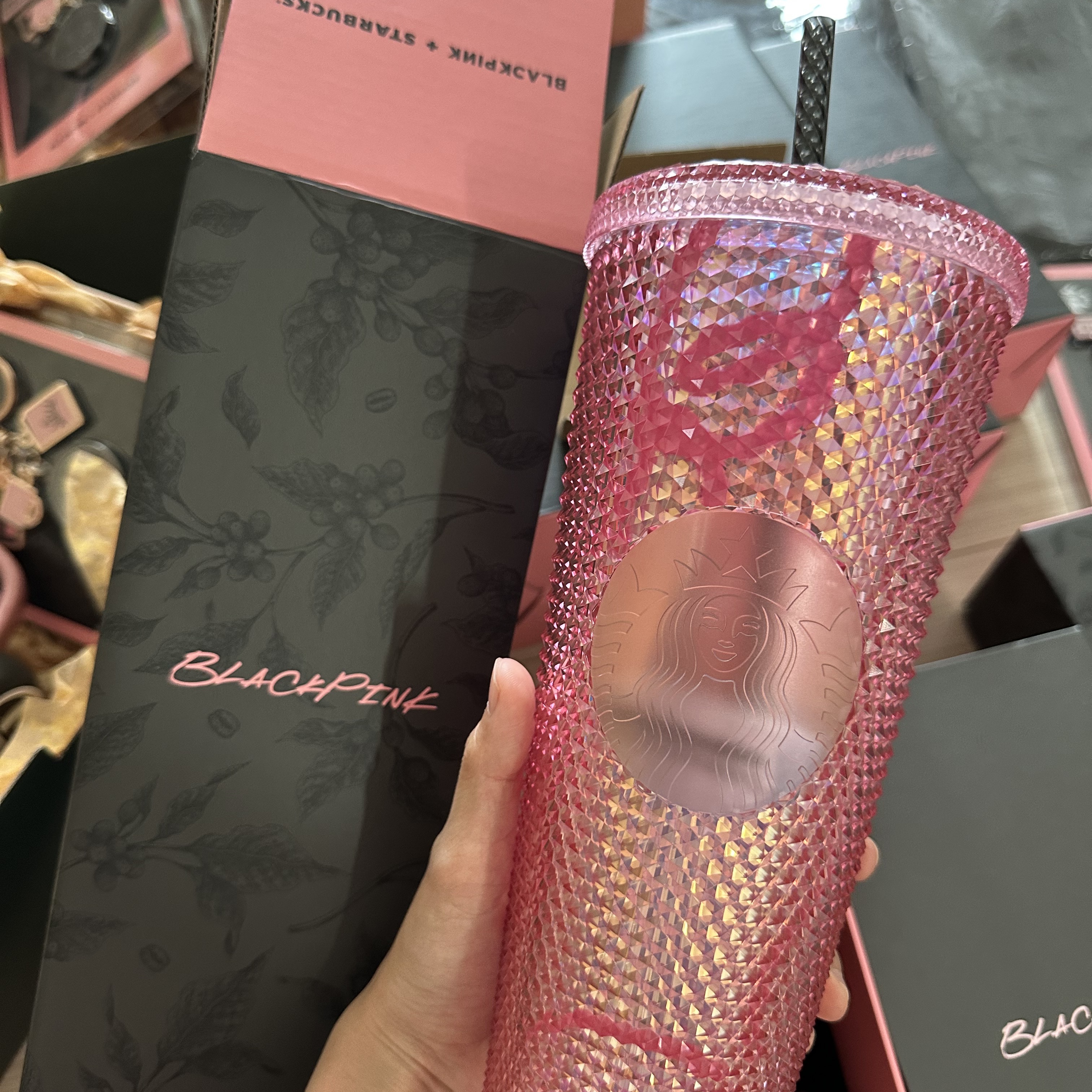 Starbucks x Blackpink SS Linestone Cold Cup 473ml, Starbucks x Blackpink SS Water Bottle 591ml 착용 스타일 - 4