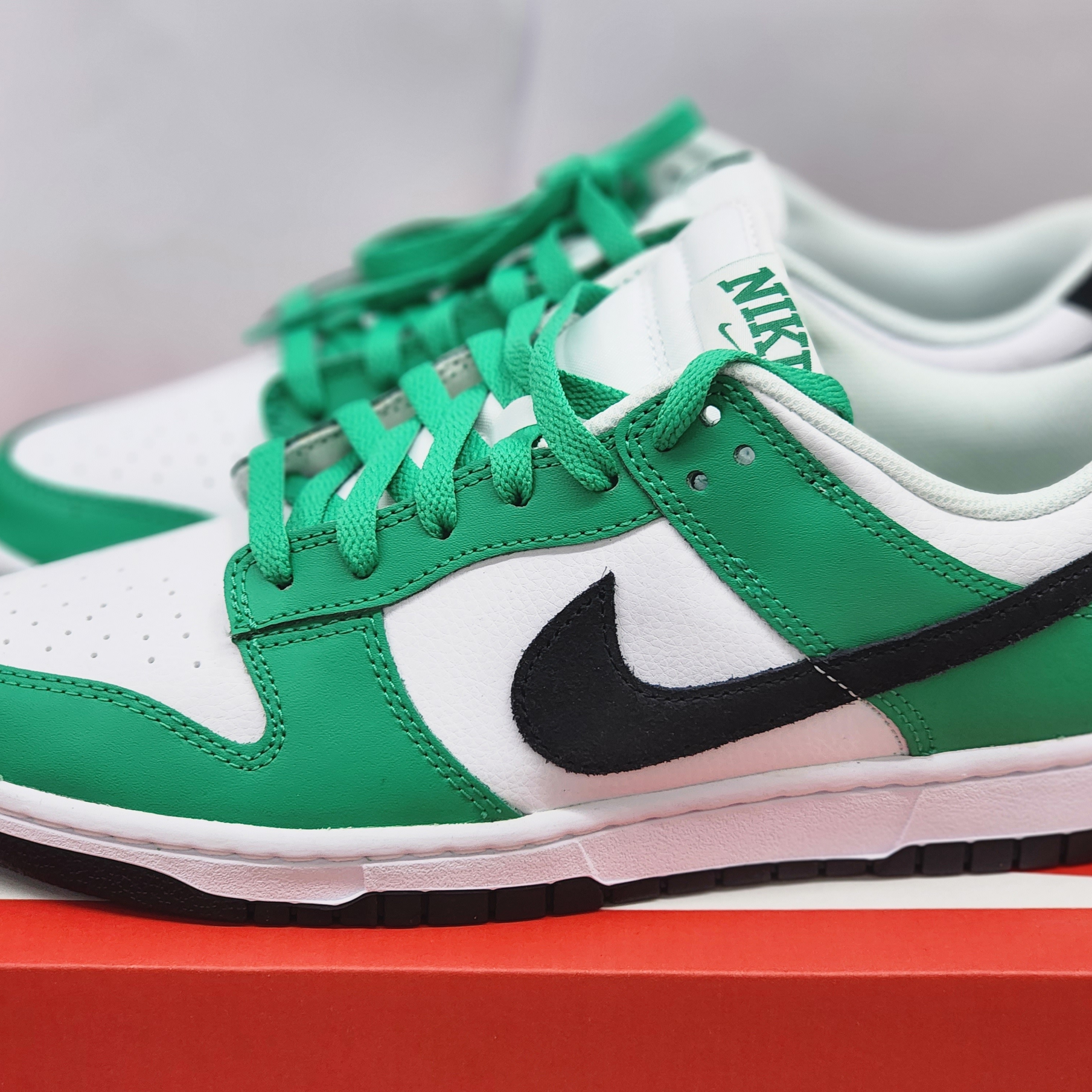 Nike Dunk Low White Green 착용 스타일 - 3