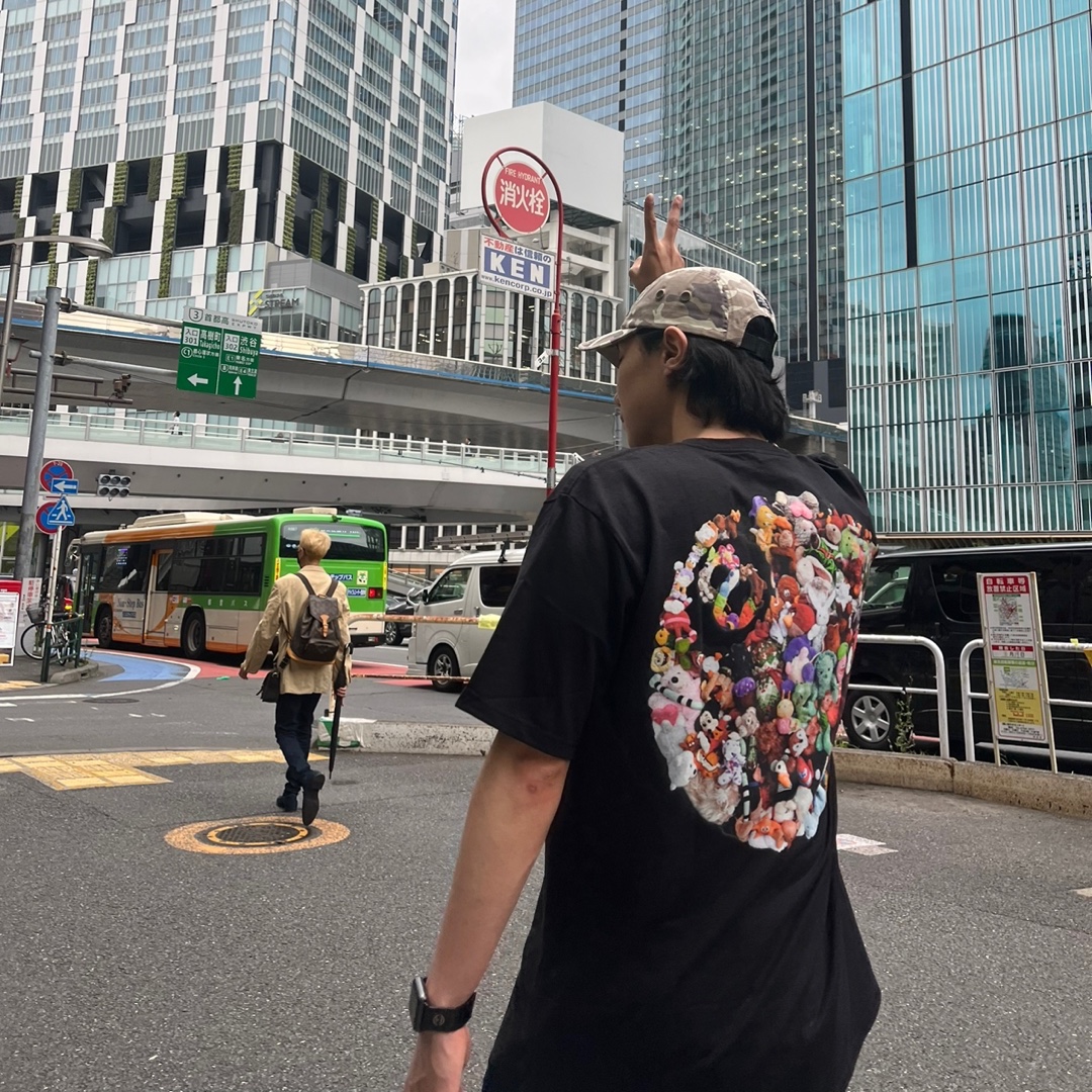 Stussy Plush T-Shirt Black, Supreme Military Camp Cap Stone Camo - 23SS 착용 스타일