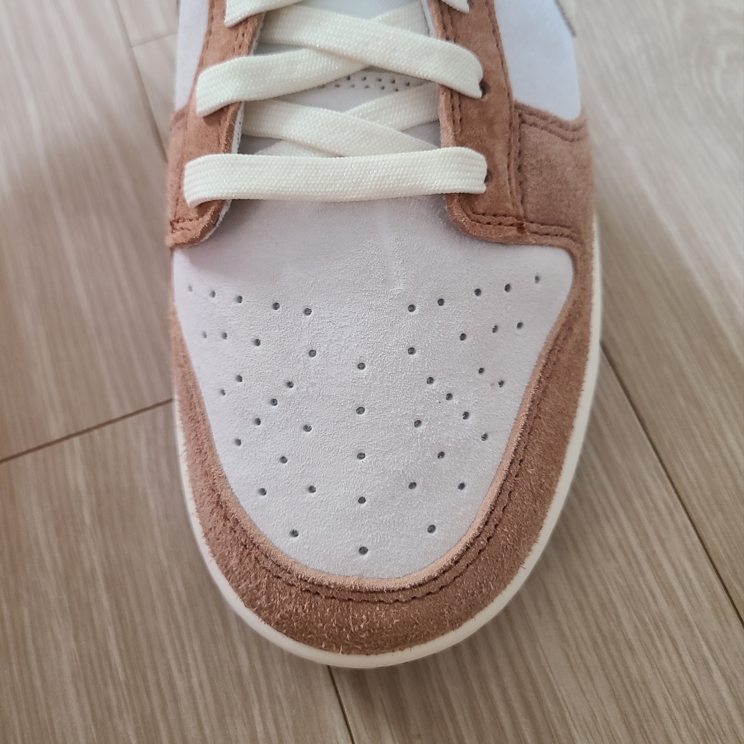 Nike Dunk Low Pro Premium Medium Curry 착용 스타일 - 2