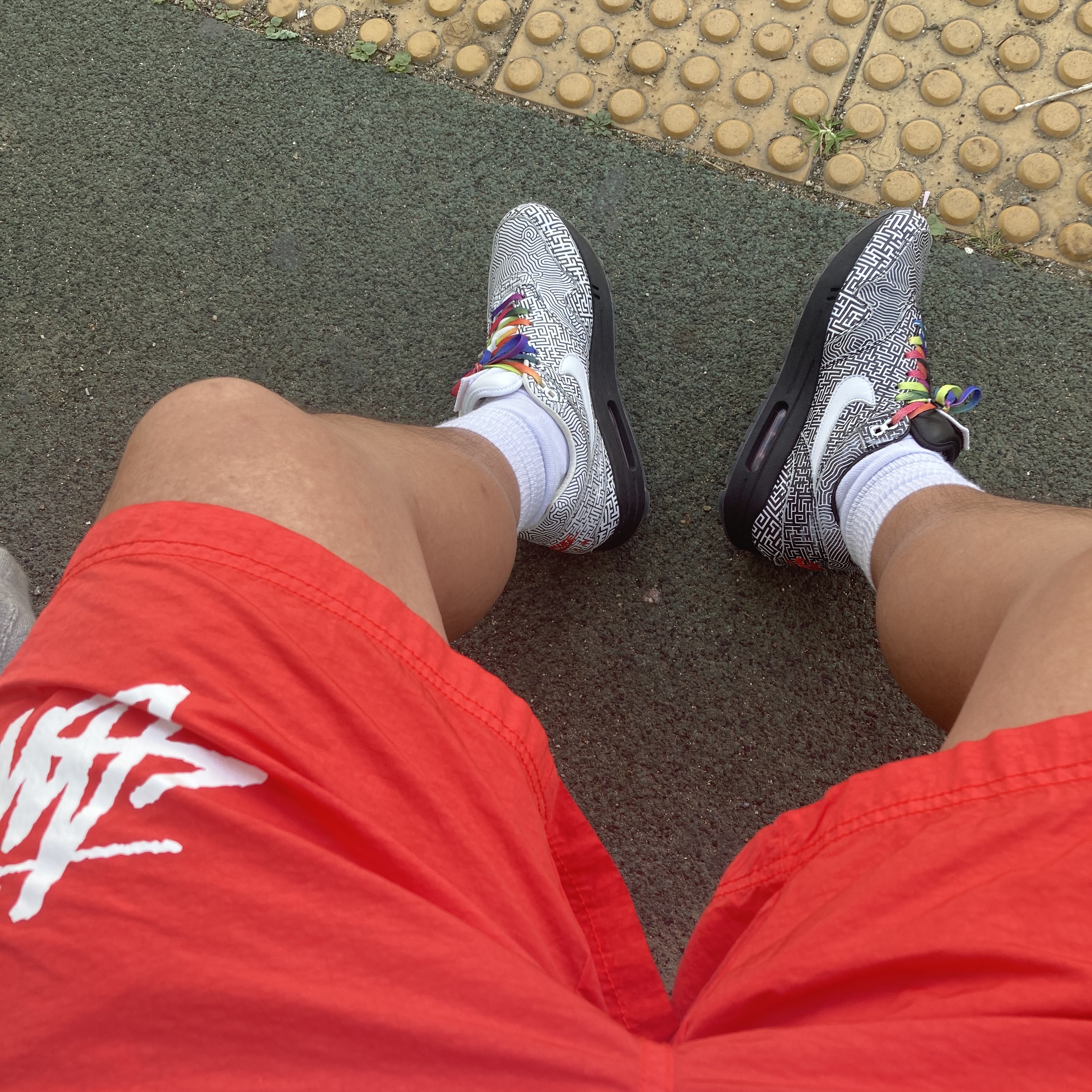 Nike x Stussy Water Shorts Habanero Red, Nike Air Max 1 Tokyo Maze 착용 스타일