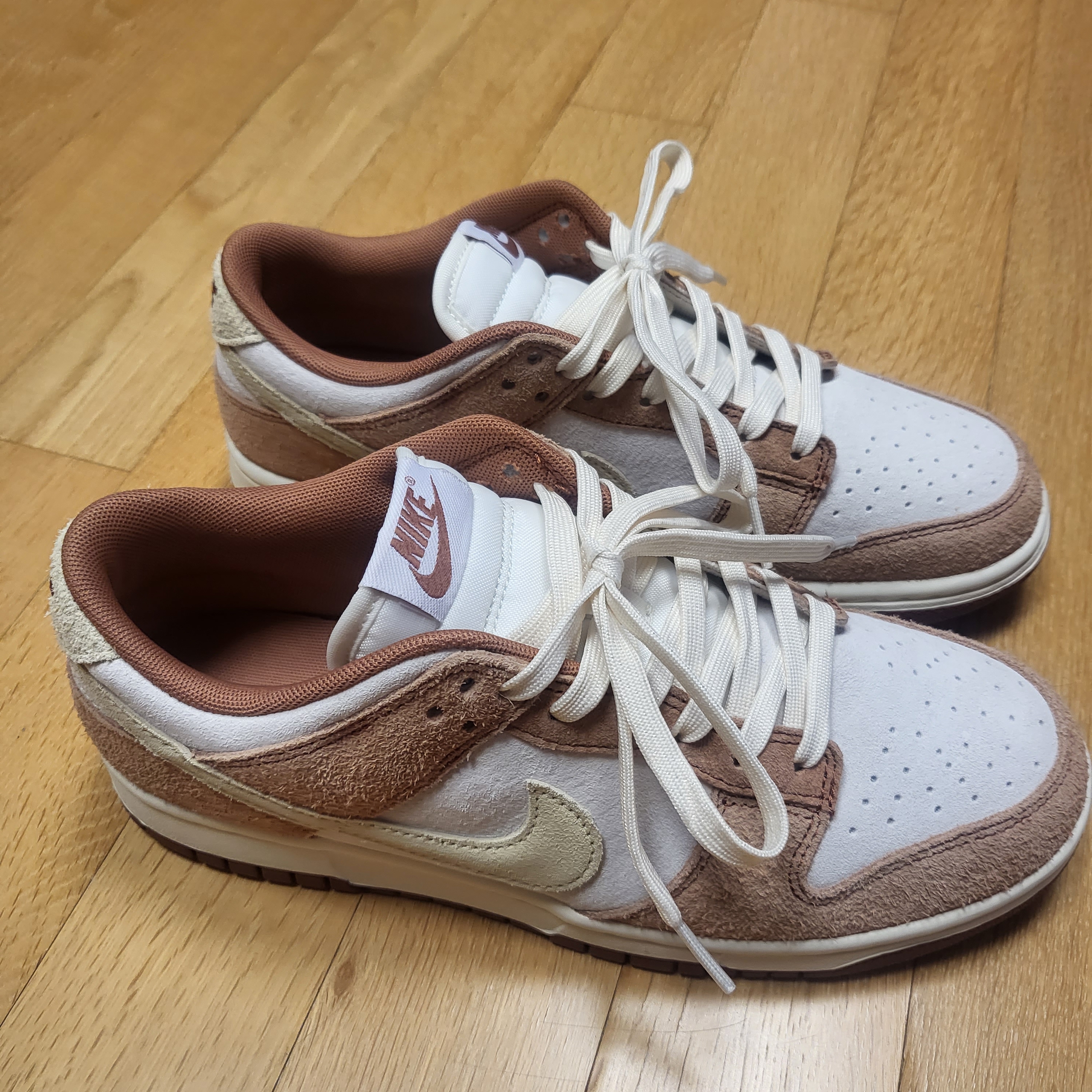 Nike Dunk Low Pro Premium Medium Curry 착용 스타일 - 2