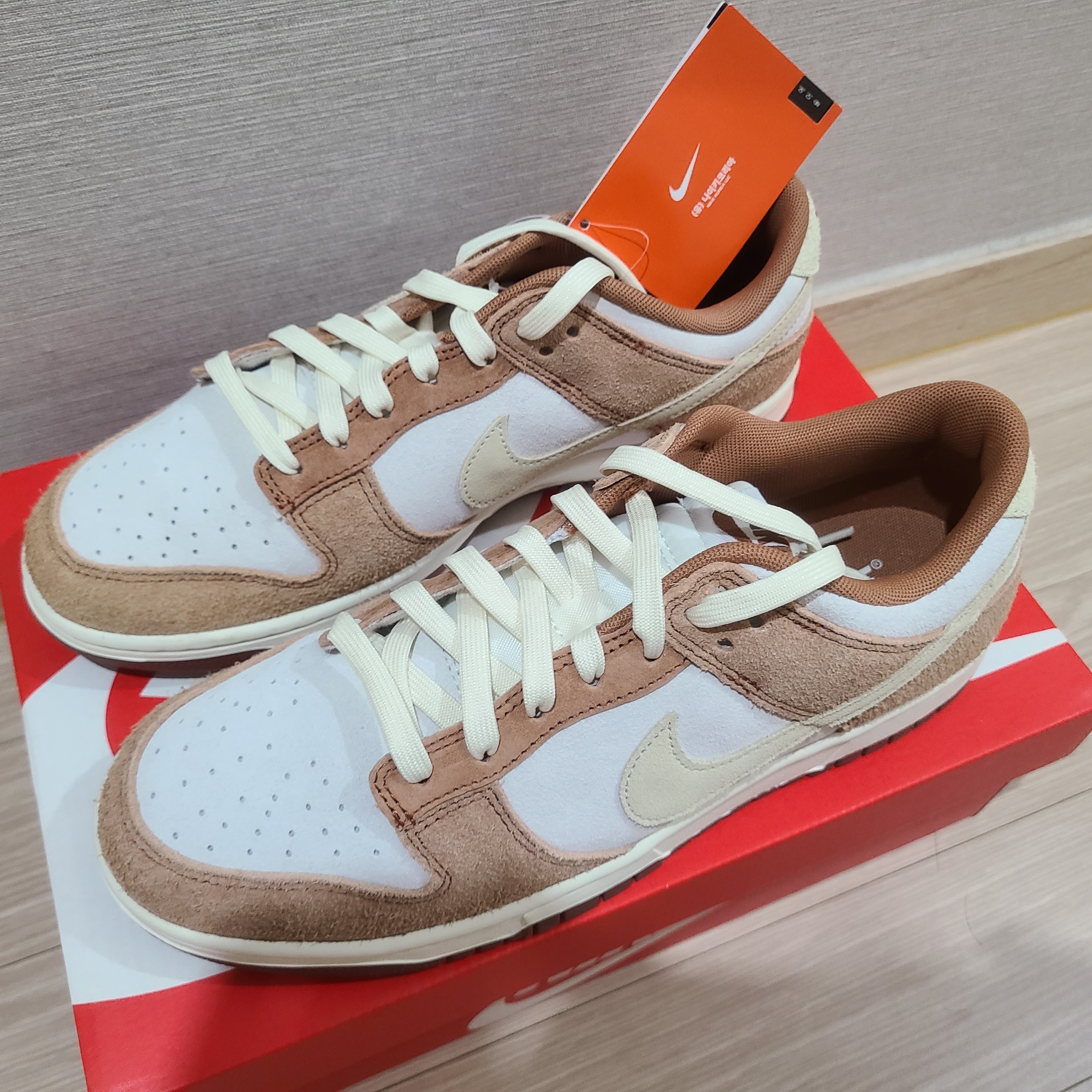 Nike Dunk Low Pro Premium Medium Curry 착용 스타일 - 1