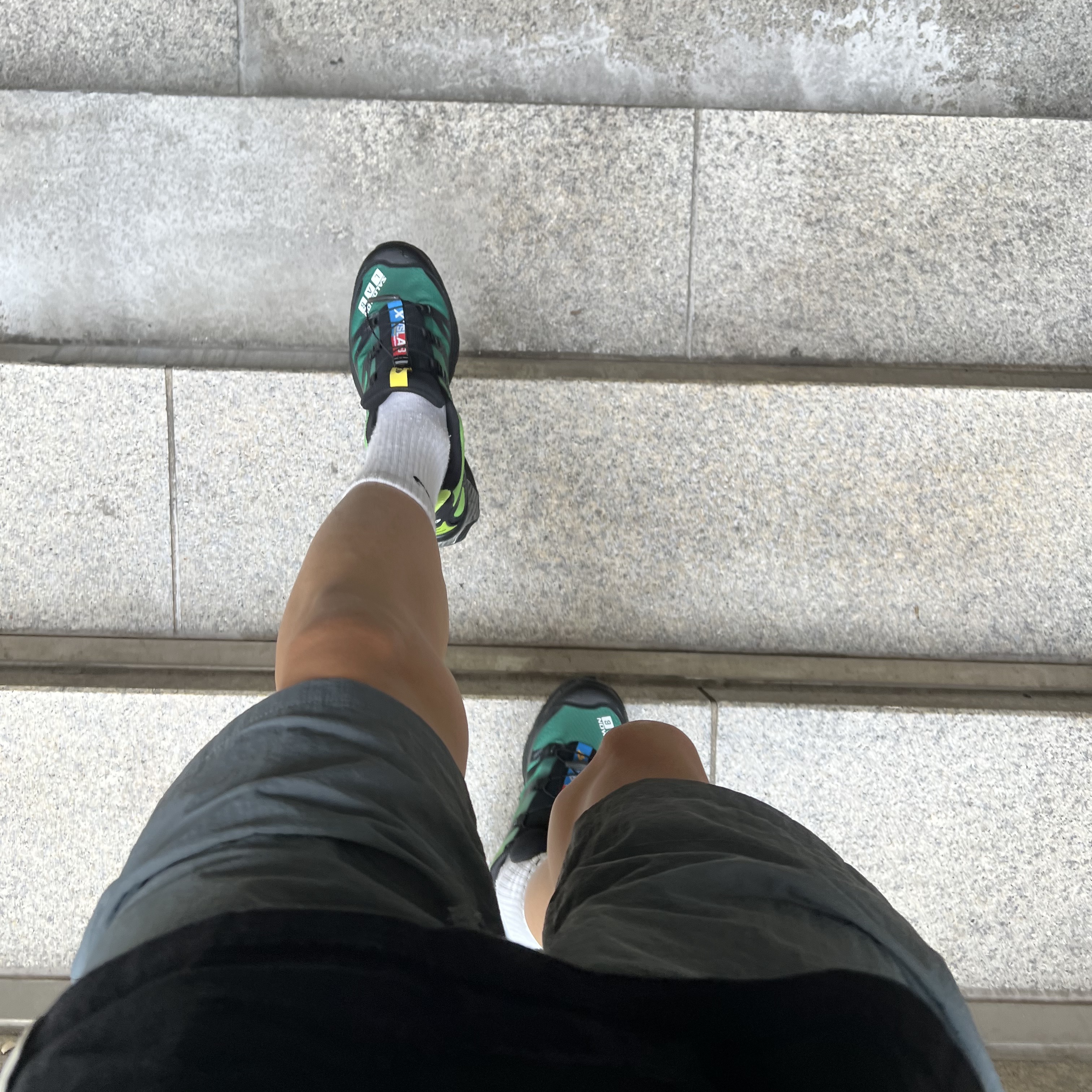 Salomon XT-4 Eden Bright Lime Green 착용 스타일