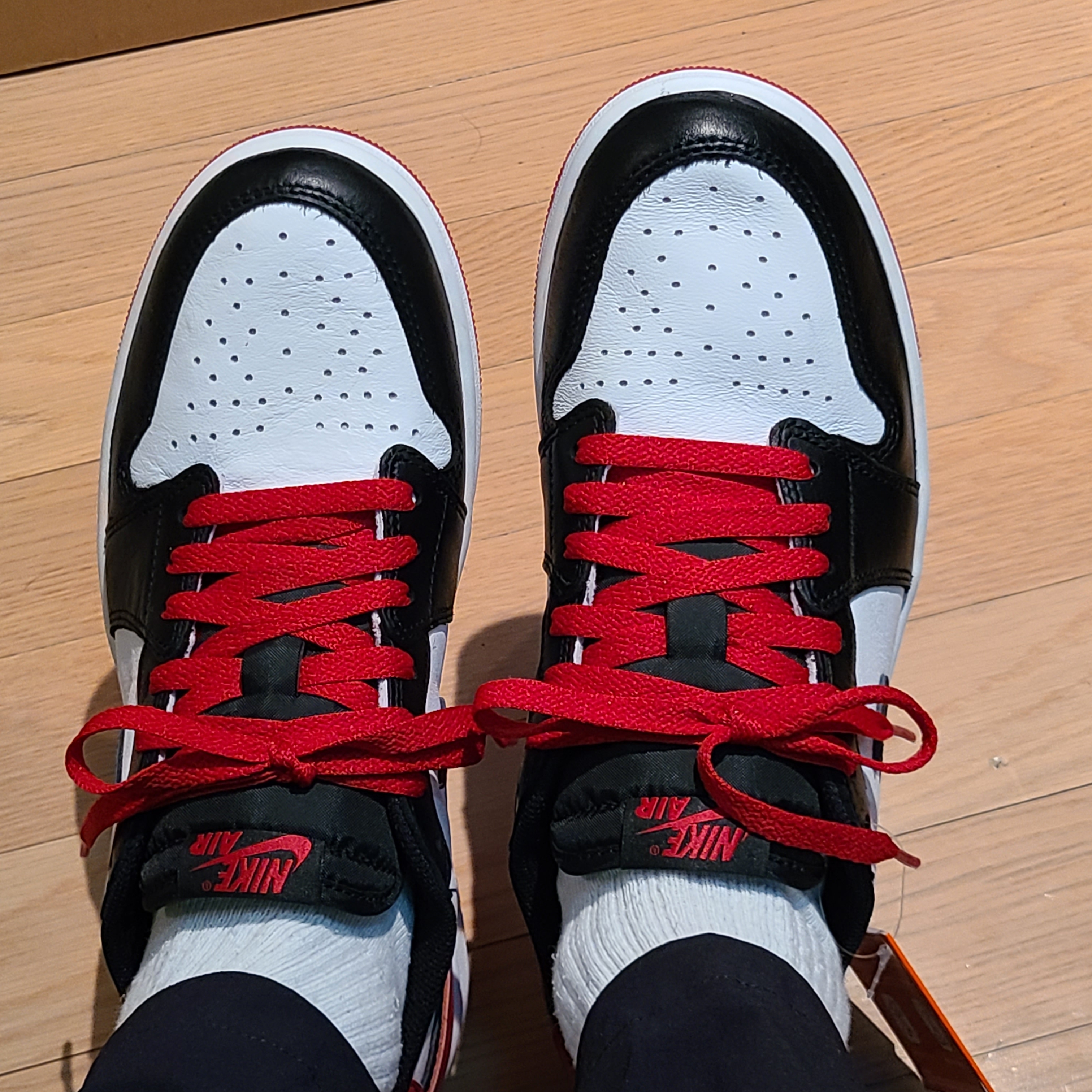 Jordan 1 Retro Low OG Black Toe 착용 스타일 - 4