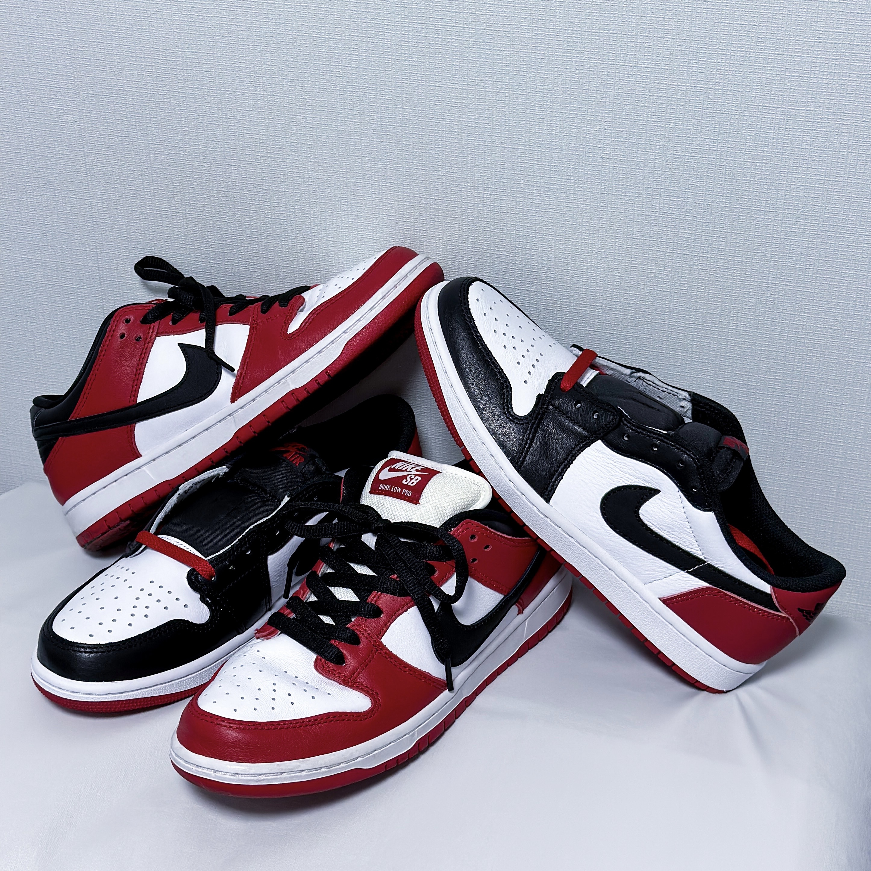 Jordan 1 Retro Low OG Black Toe, Nike SB Dunk Low Pro Chicago 착용 스타일