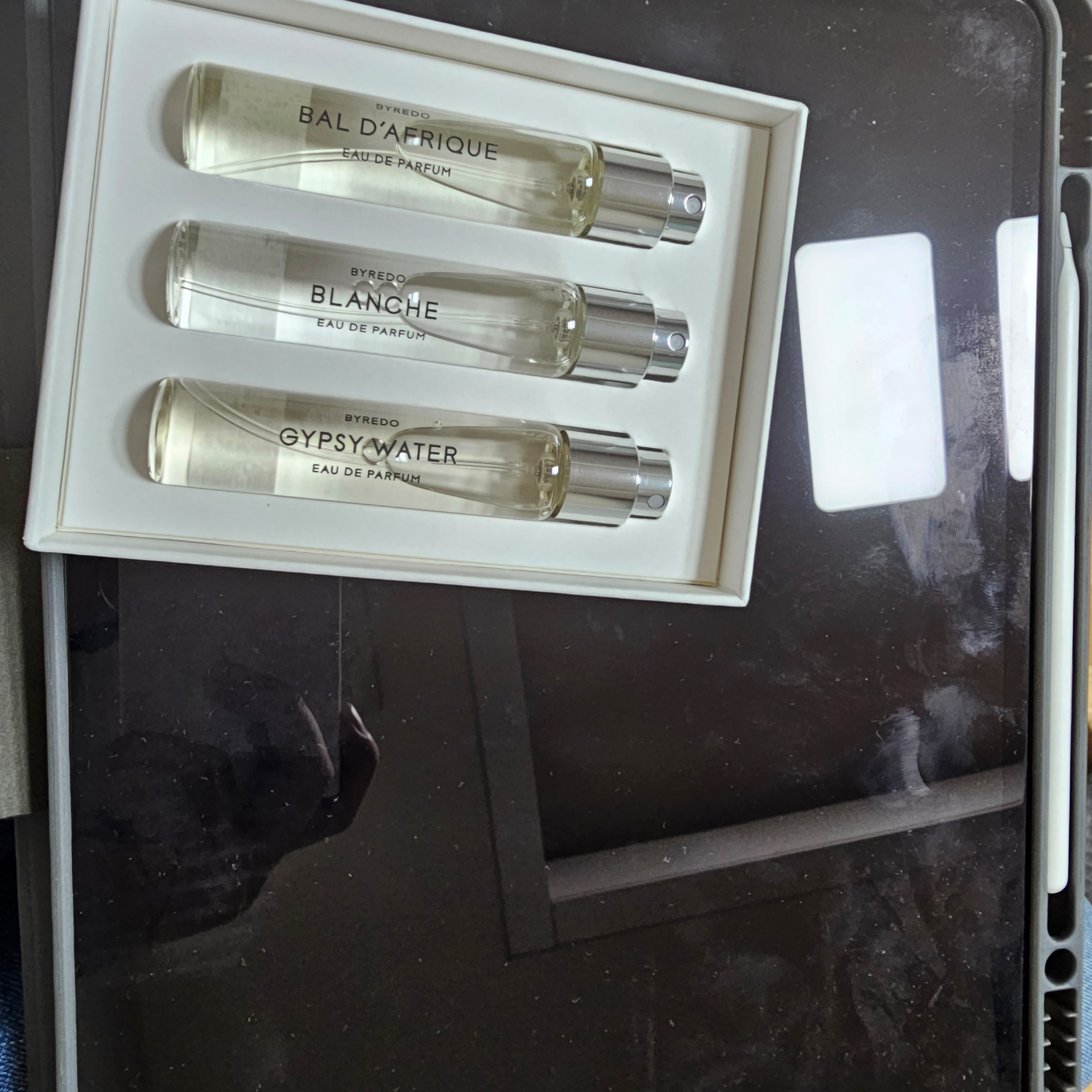 Byredo La Selection Nomade Eau De Parfum 12ml x 3 착용 스타일 - 2