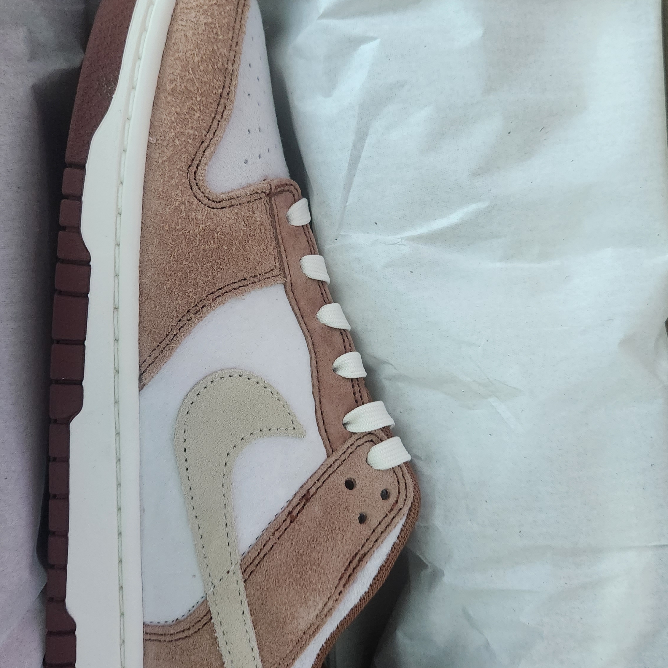 Nike Dunk Low Pro Premium Medium Curry 착용 스타일 - 1