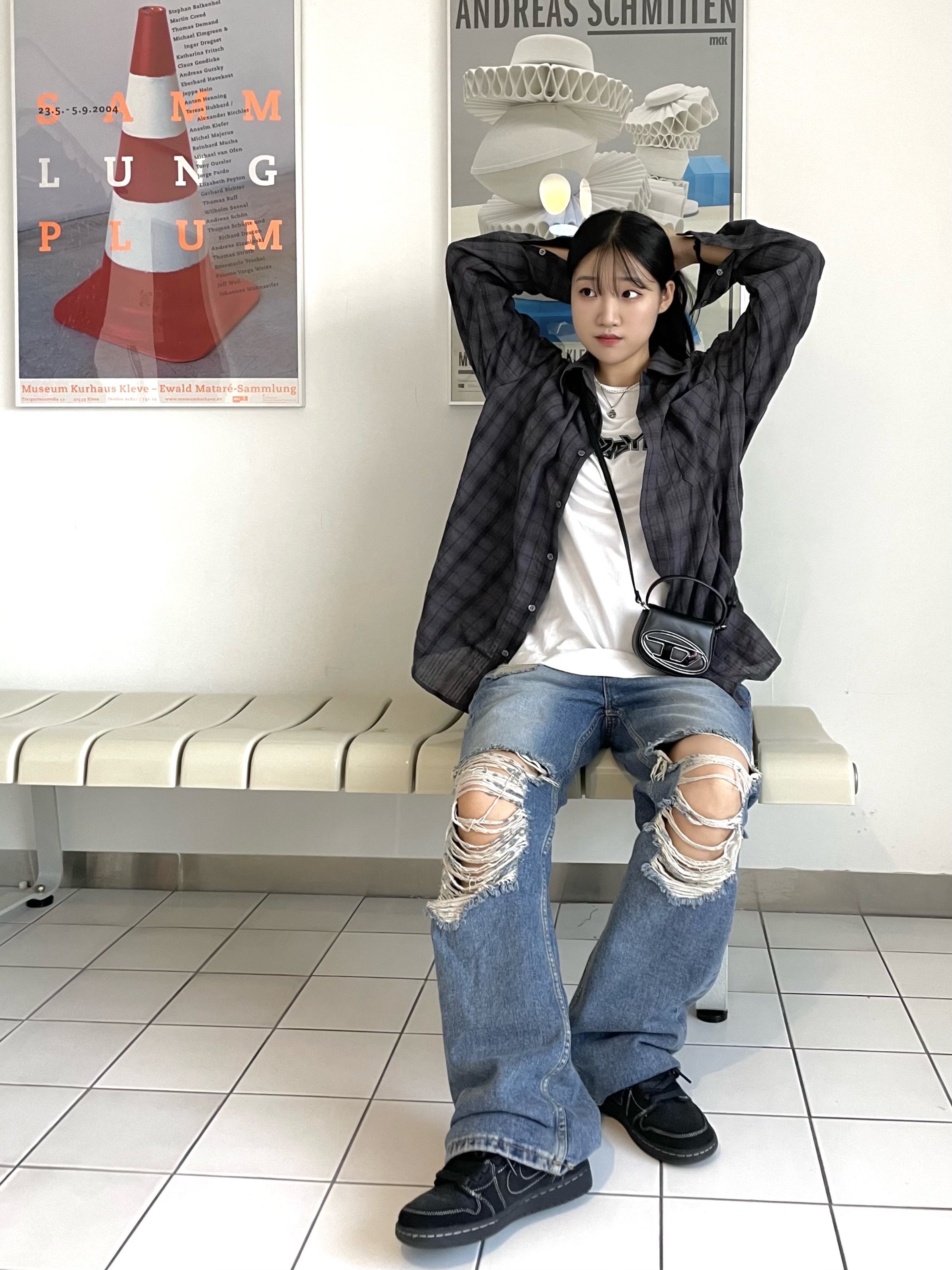 Diesel 1DR Mini Bag Plaque Black, Jordan 1 x Travis Scott Retro Low OG SP Black Phantom 착용 스타일