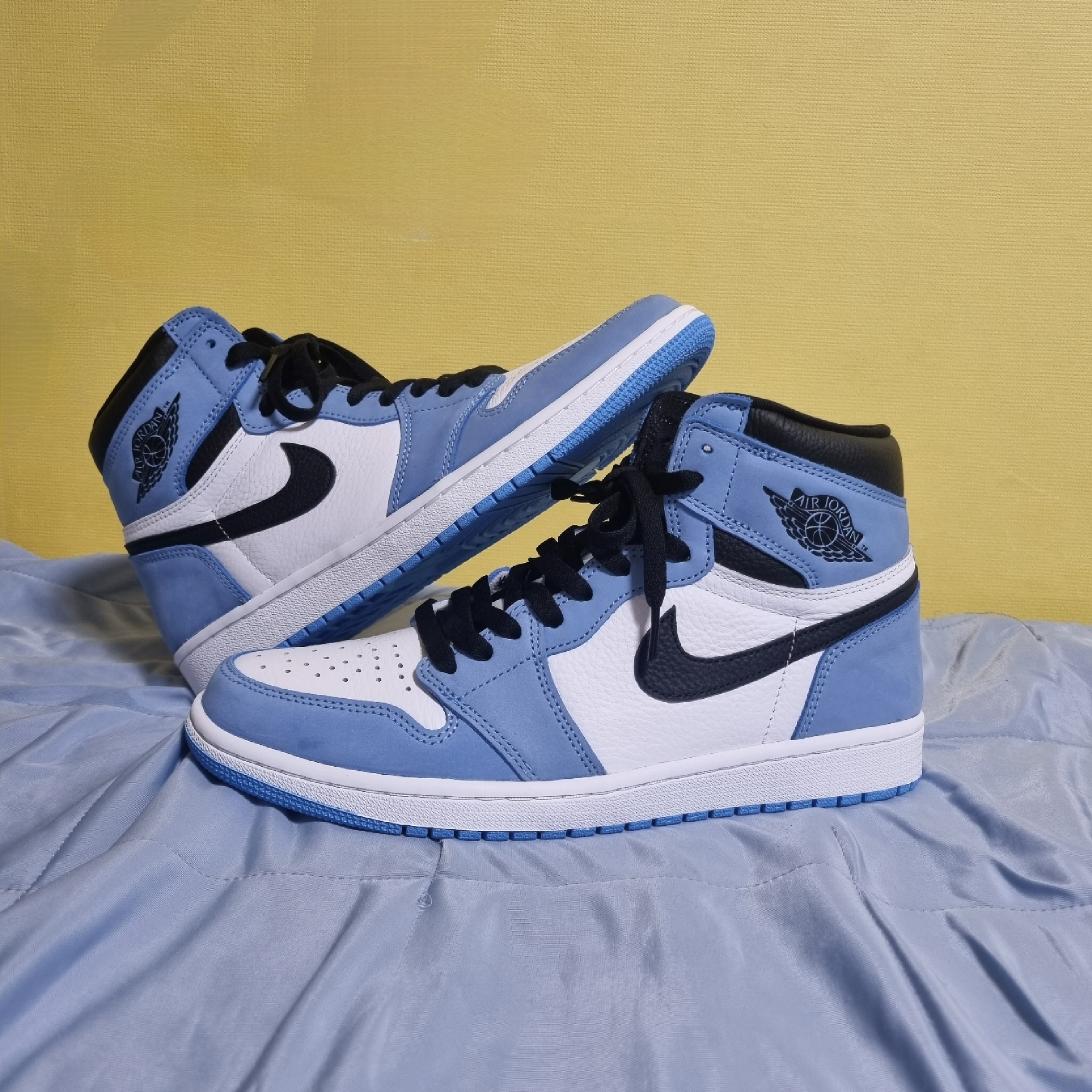 Jordan 1 Retro High OG University Blue 착용 스타일 - 1