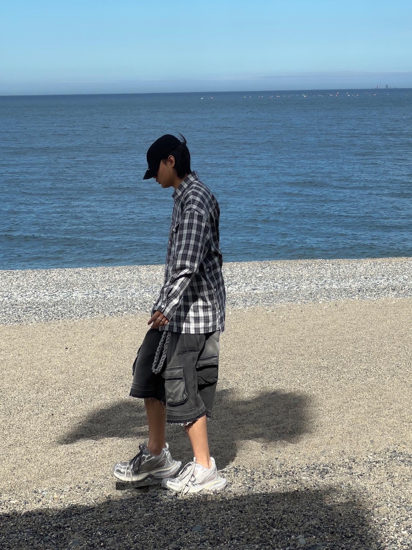 Balenciaga 3XL Sneakers Light Beige, Nos Couleurs Old Washed Cargo Denim Shorts Dark Grey 착용 스타일 - 2