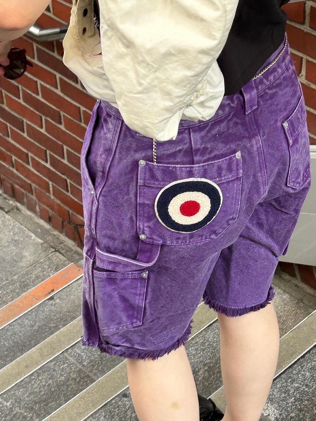 The Museum Visitor Cat Printed Dyeing Shorts Purple 착용 스타일 - 2