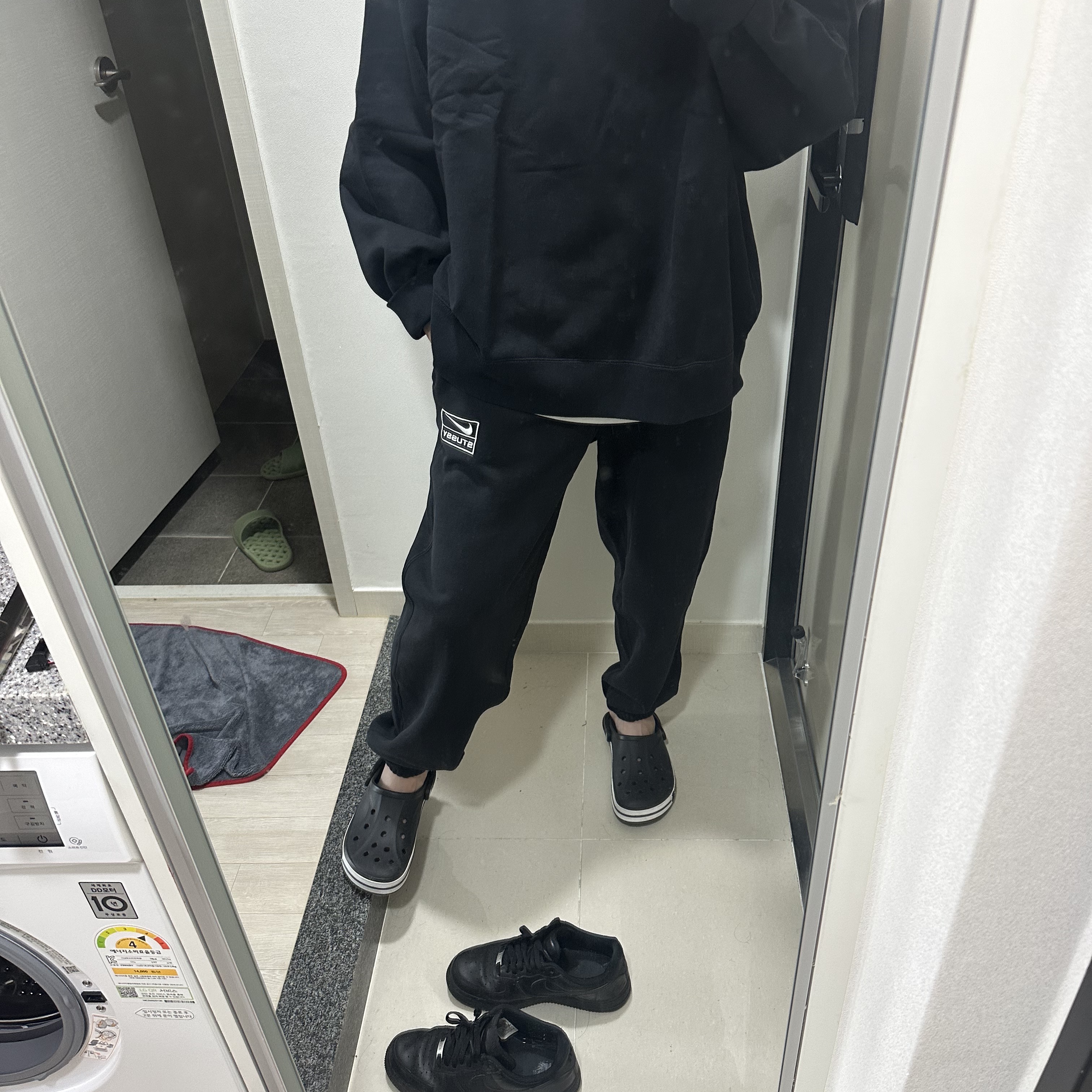 Nike x Stussy NRG Washed Fleece Pants Black (DO5296-010) 착용 스타일