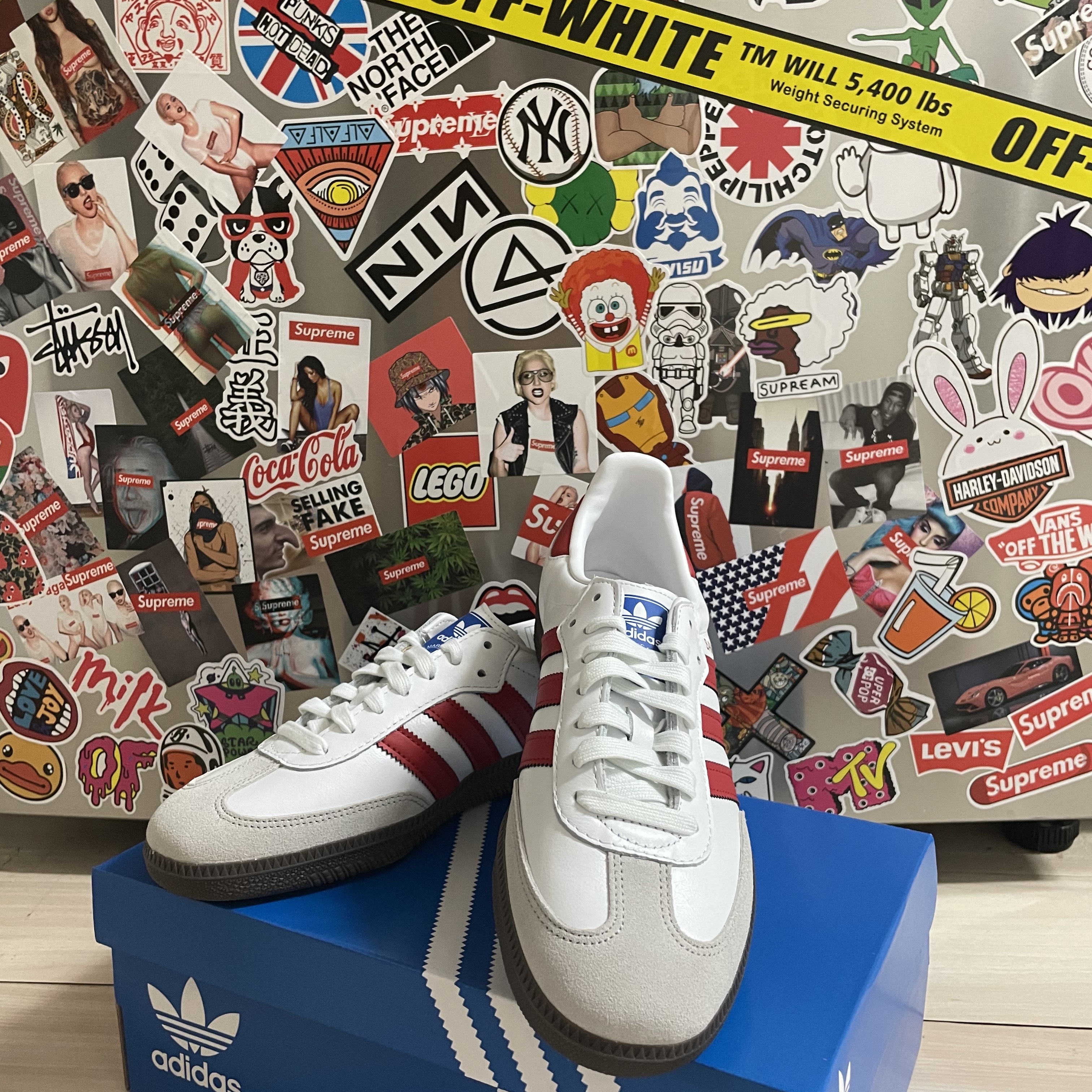 Adidas Samba OG White Green, Adidas Samba OG White Better Scarlet 착용 스타일 - 2