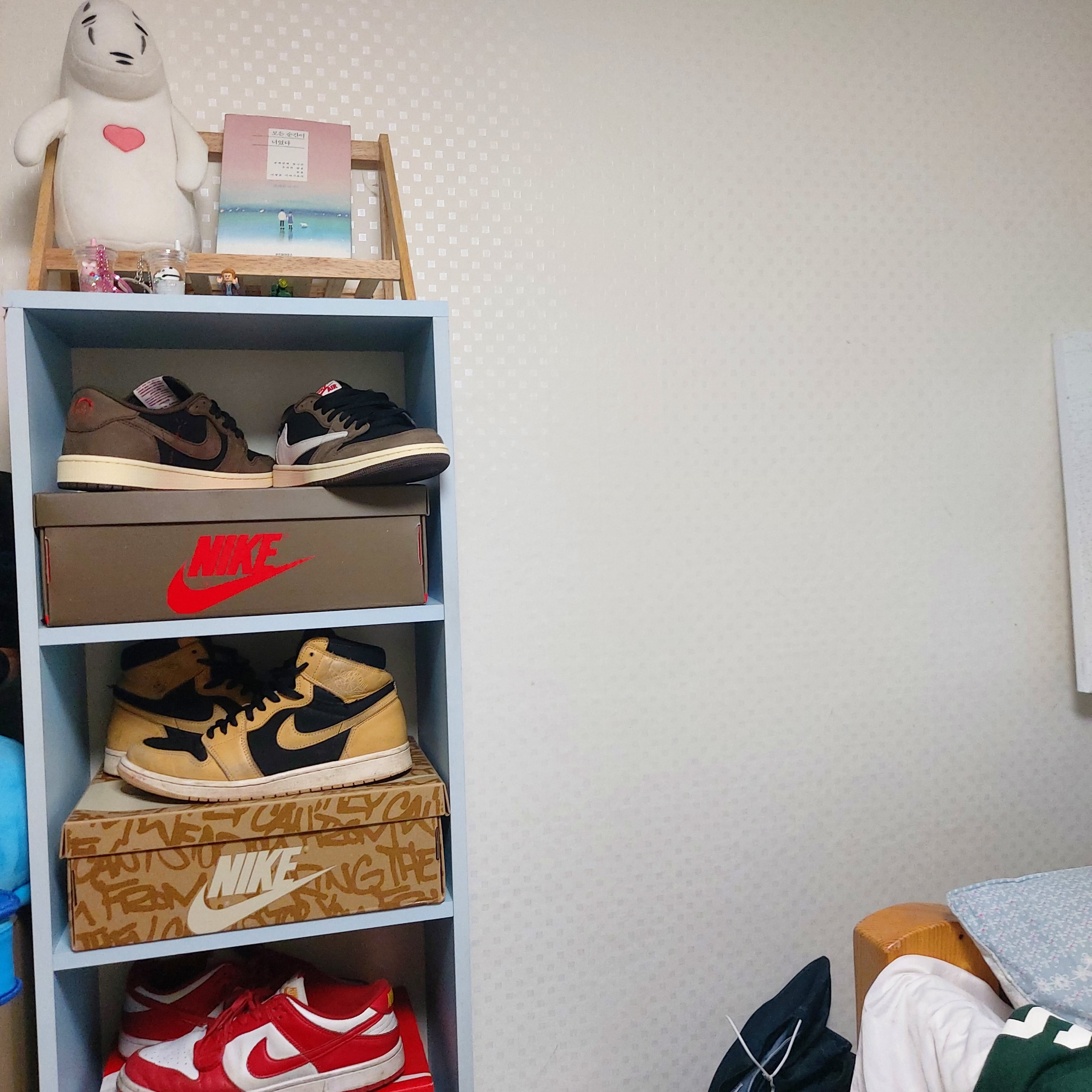 Jordan 1 x Travis Scott Retro Low OG SP Mocha, Jordan 1 Retro High OG Vachetta Tan 착용 스타일