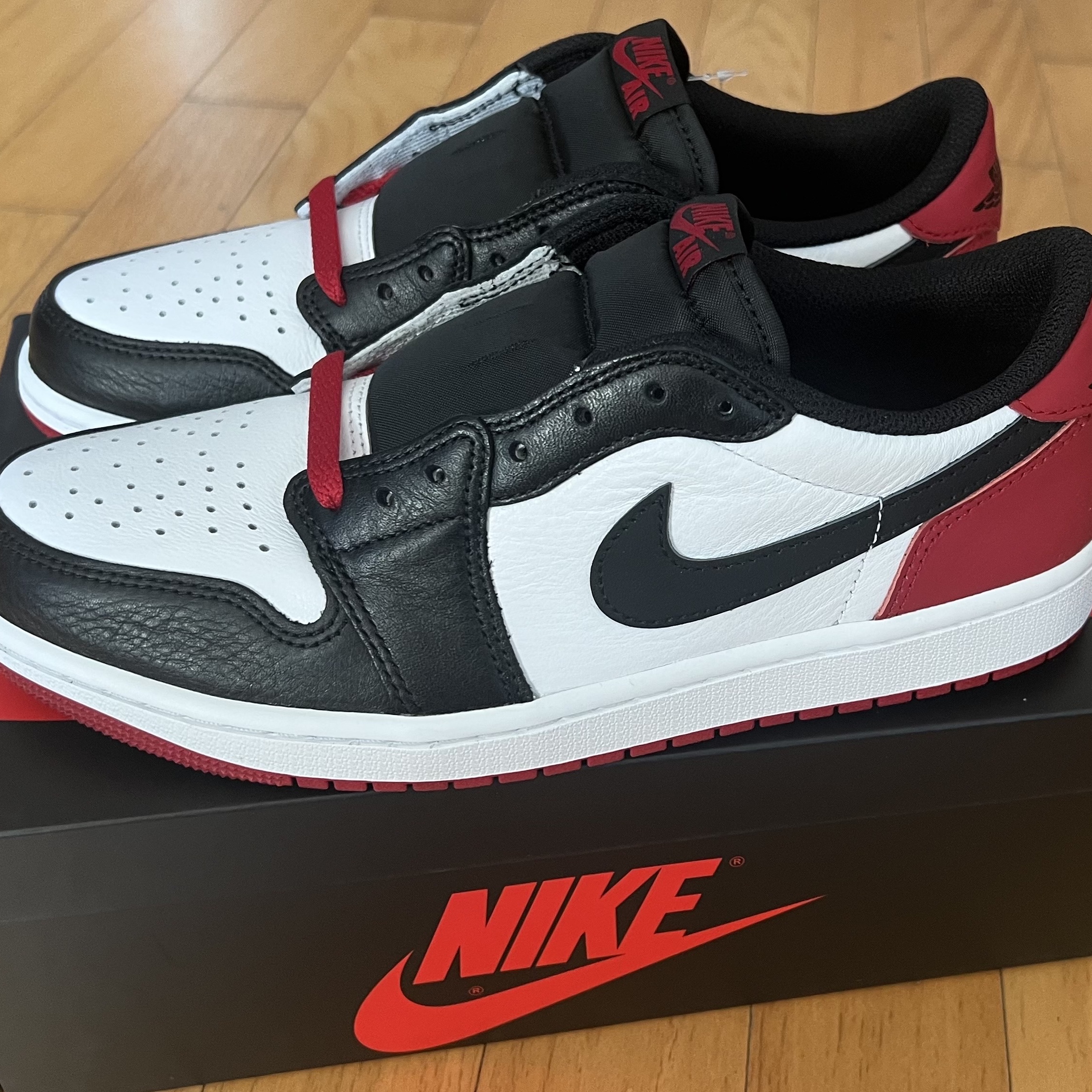 Jordan 1 Retro Low OG Black Toe 착용 스타일 - 5