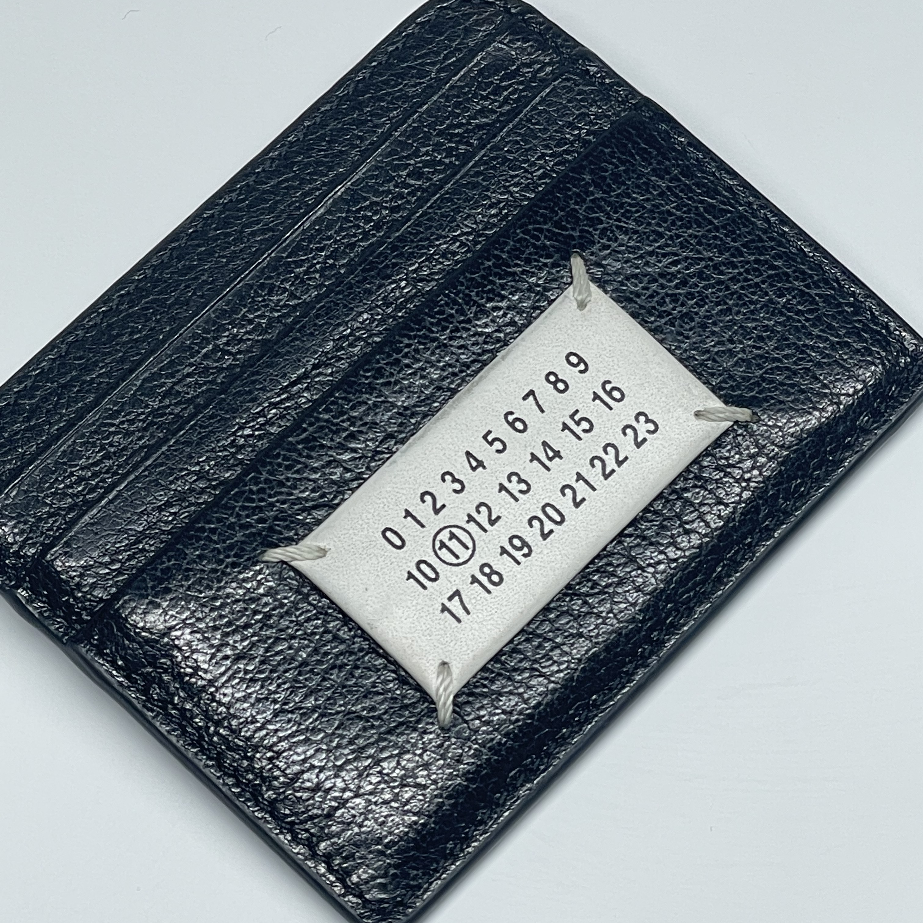 Maison Margiela Numbers Logo Card Holder Black 착용 스타일