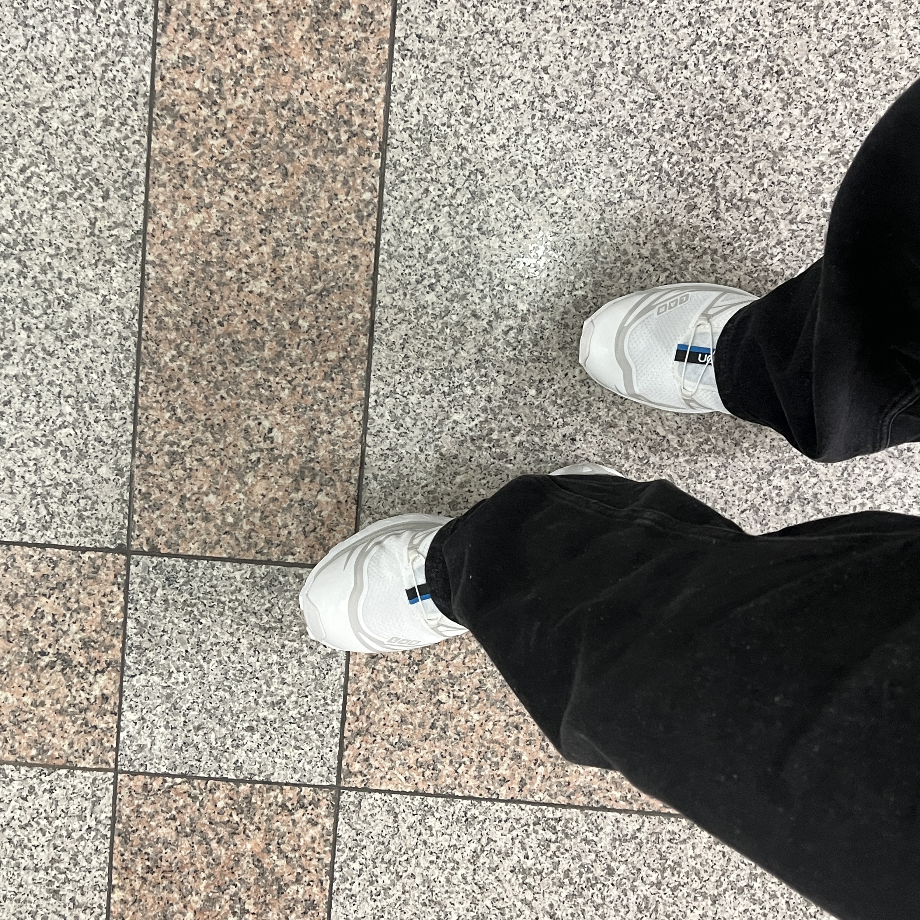 Salomon XT-6 ADV White 착용 스타일