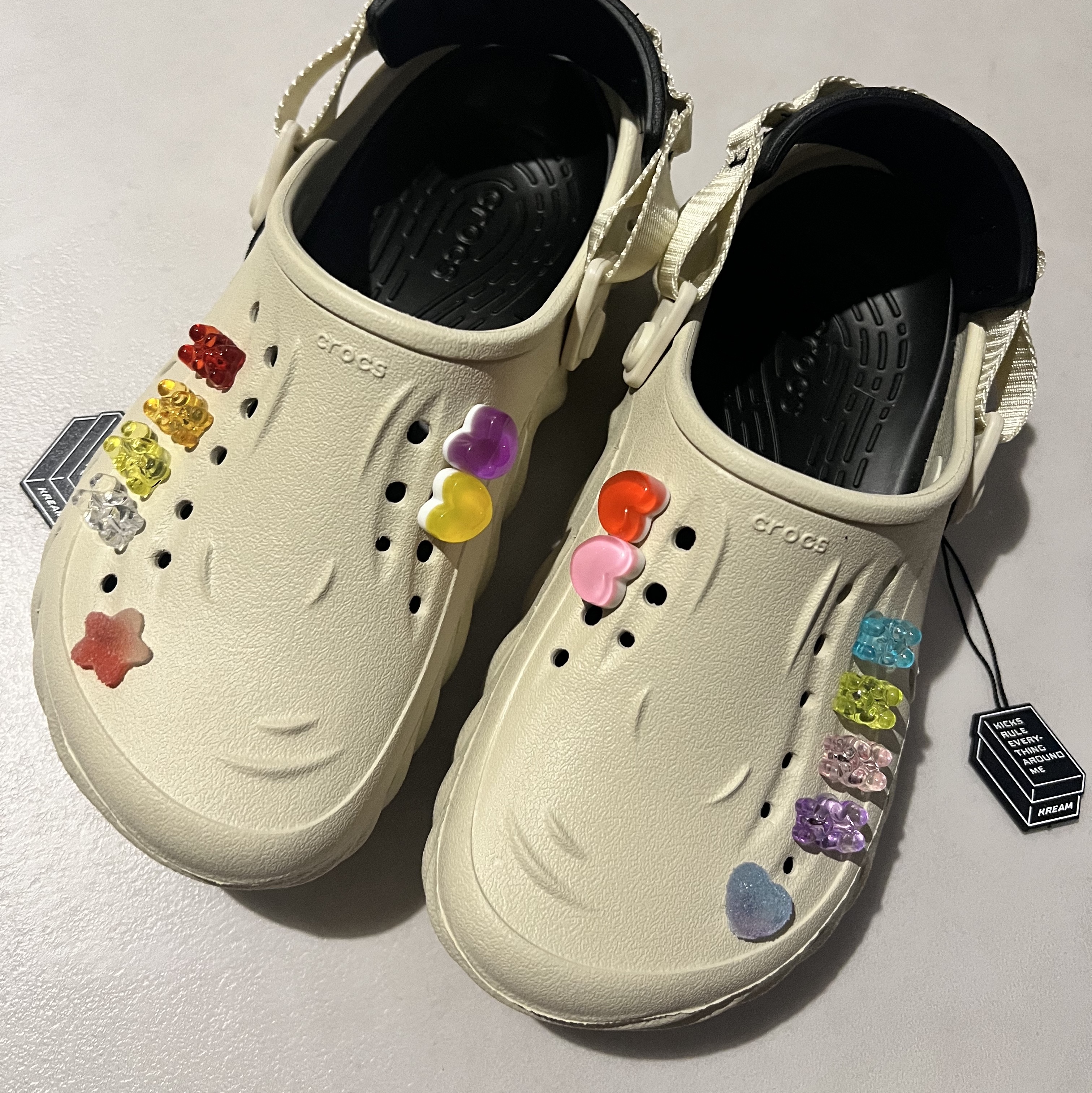 Crocs Echo Clog Bone Black 착용 스타일 - 1
