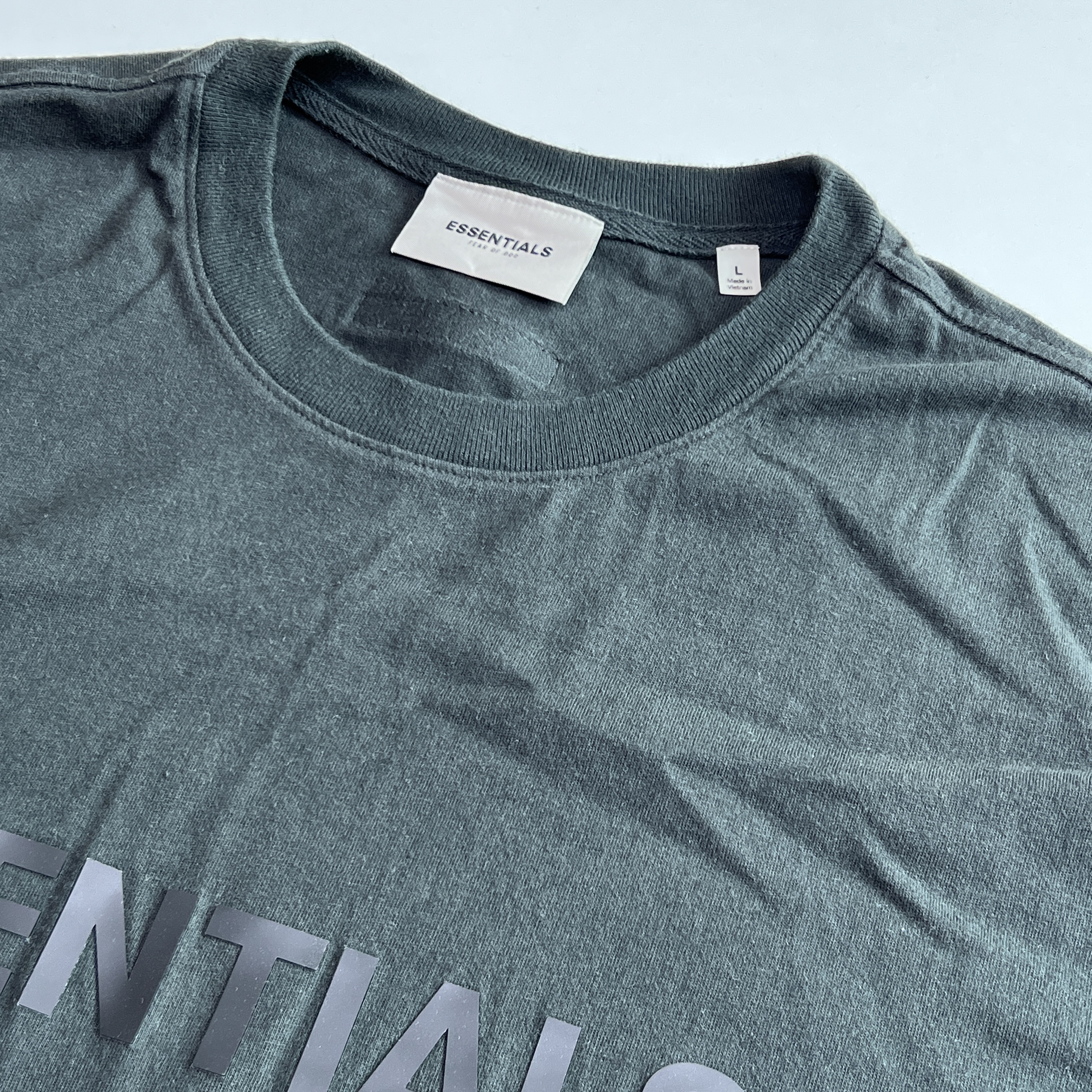 Essentials 3D Silicon Applique Boxy T-Shirt Dark Slate/Black 2020 착용 스타일