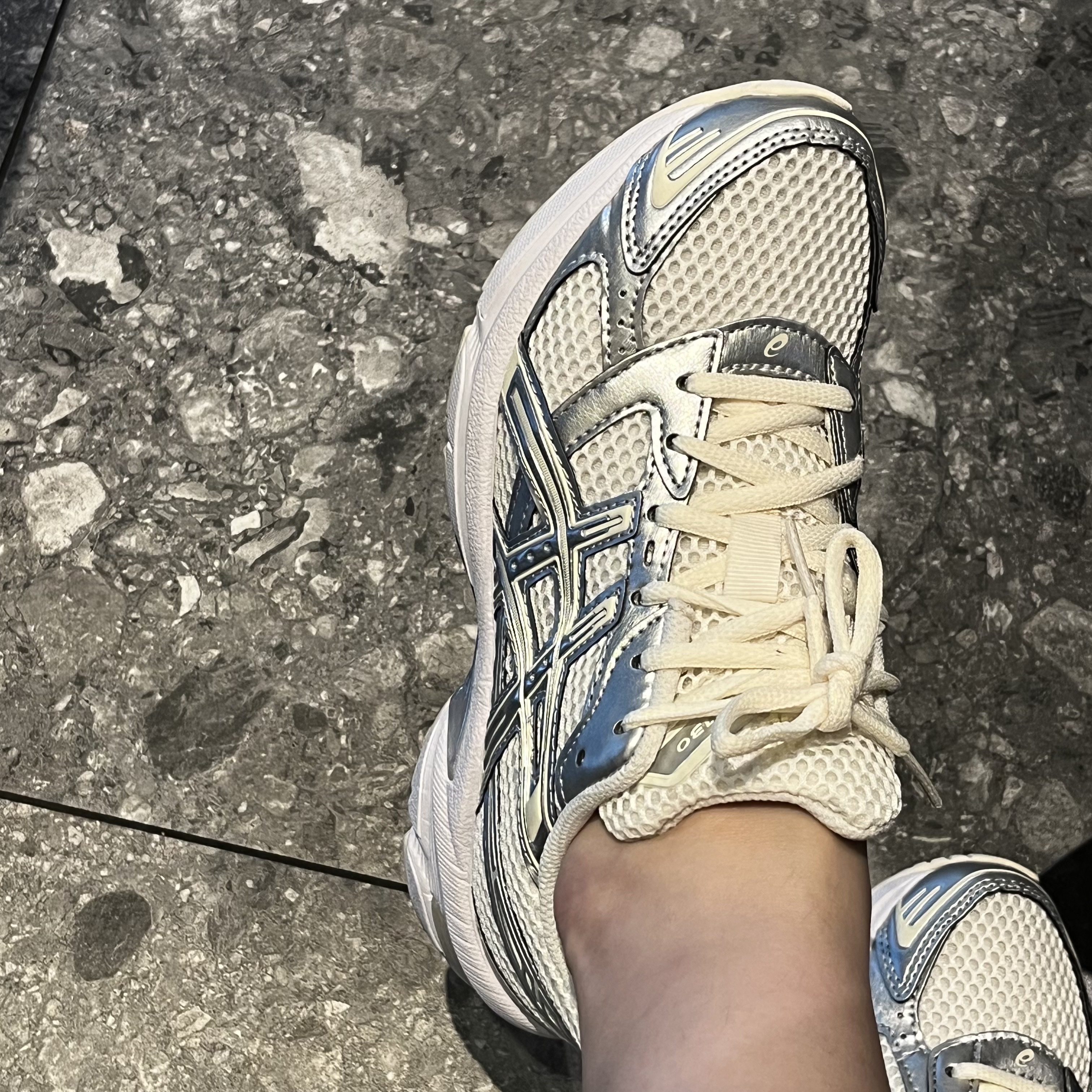 (W) Asics Gel-1130 Cream Pure Silver 착용 스타일