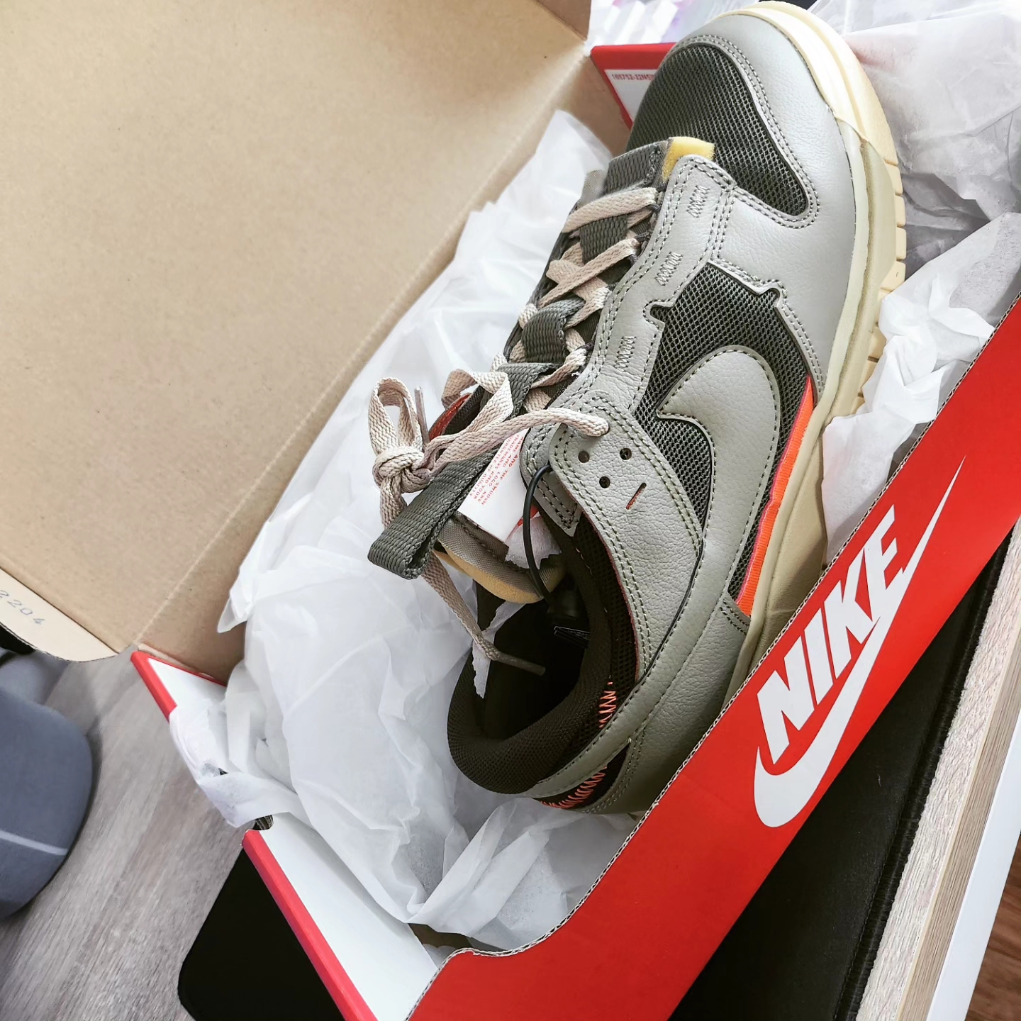 Nike Air Dunk Jumbo Medium Olive 착용 스타일 - 2