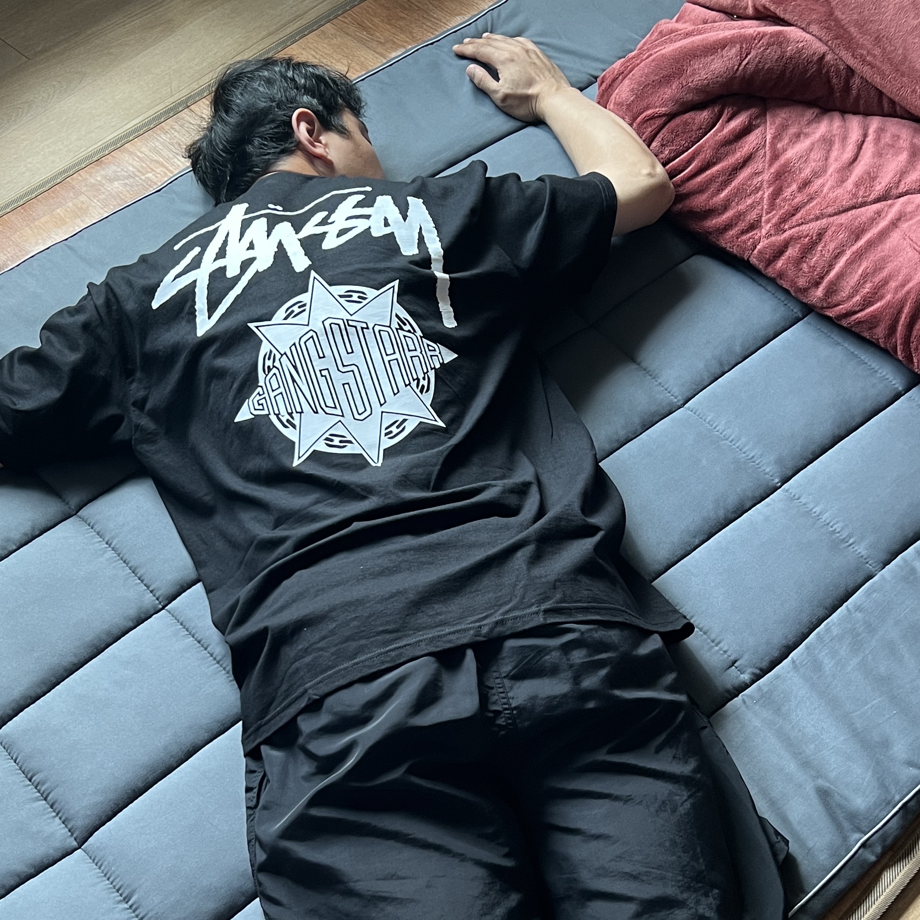 Stussy x Gang Starr Take It Personal T-Shirt Black 착용 스타일