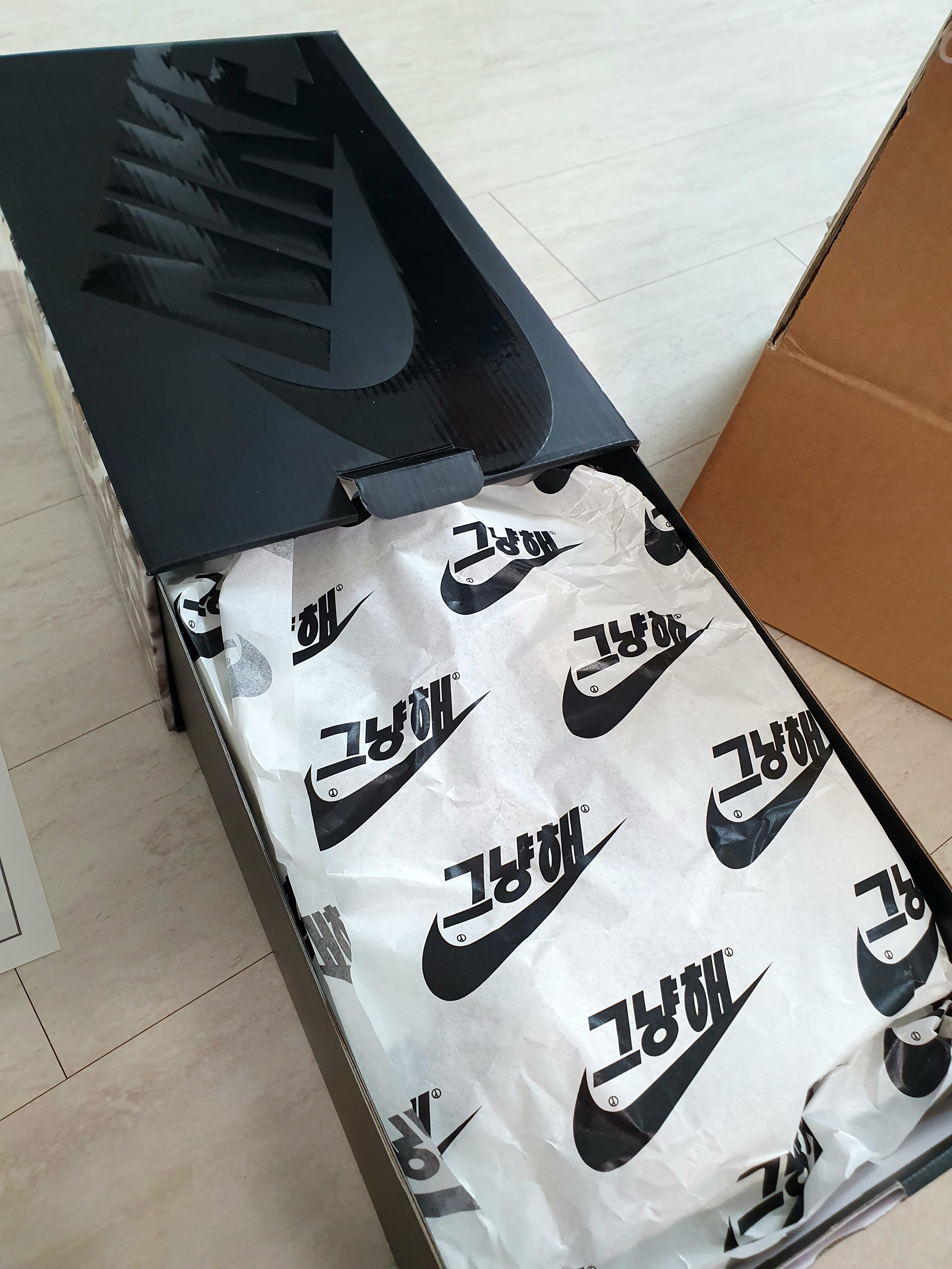 Nike x Peaceminusone Air Force 1 Low Para-Noise 착용 스타일 - 1
