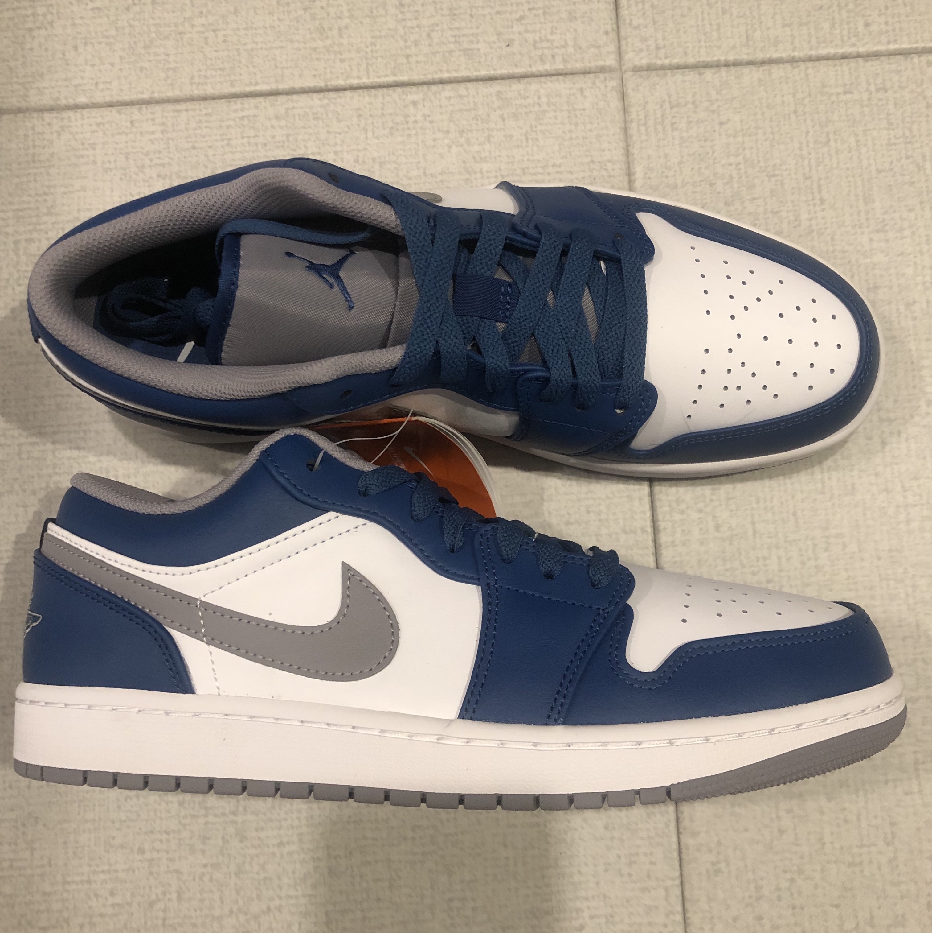 Jordan 1 Low True Blue Cement Grey 착용 스타일