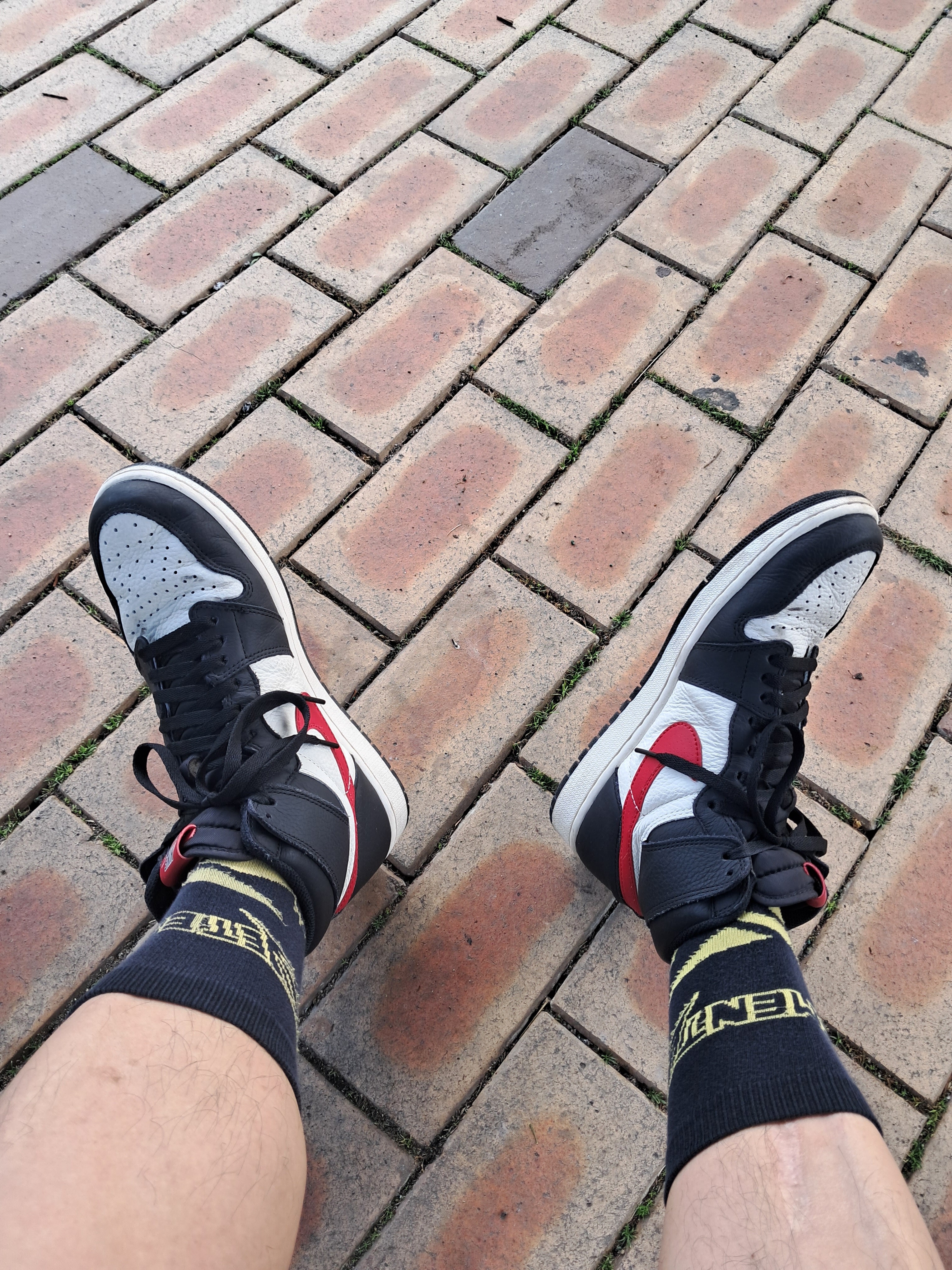 Jordan 1 Retro High OG A Star Is Born, Nike x Undercover NRG AW84 TC Adjustable Cap Red 착용 스타일 - 2