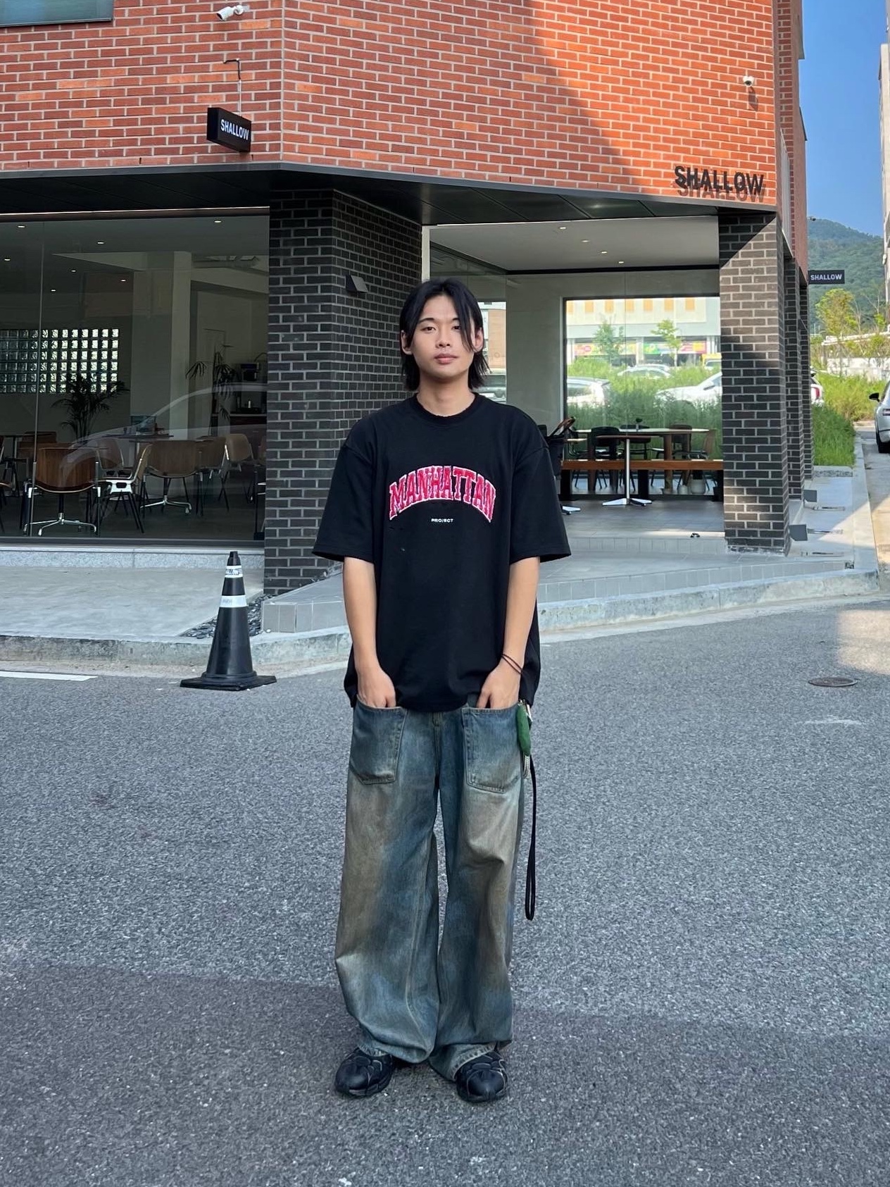 Nike Air Kukini Triple Black, Project G/R Coated Backward Denim Pants Blue 착용 스타일 - 1