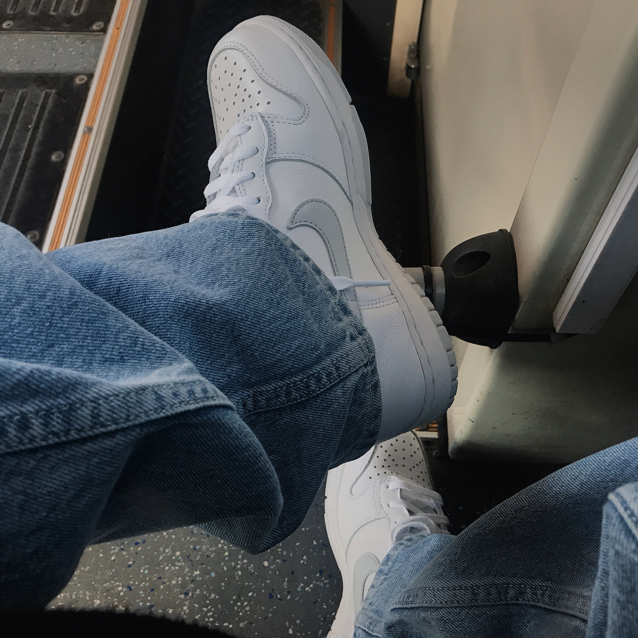 Nike Dunk High SP Pure Platinum 착용 스타일 - 4