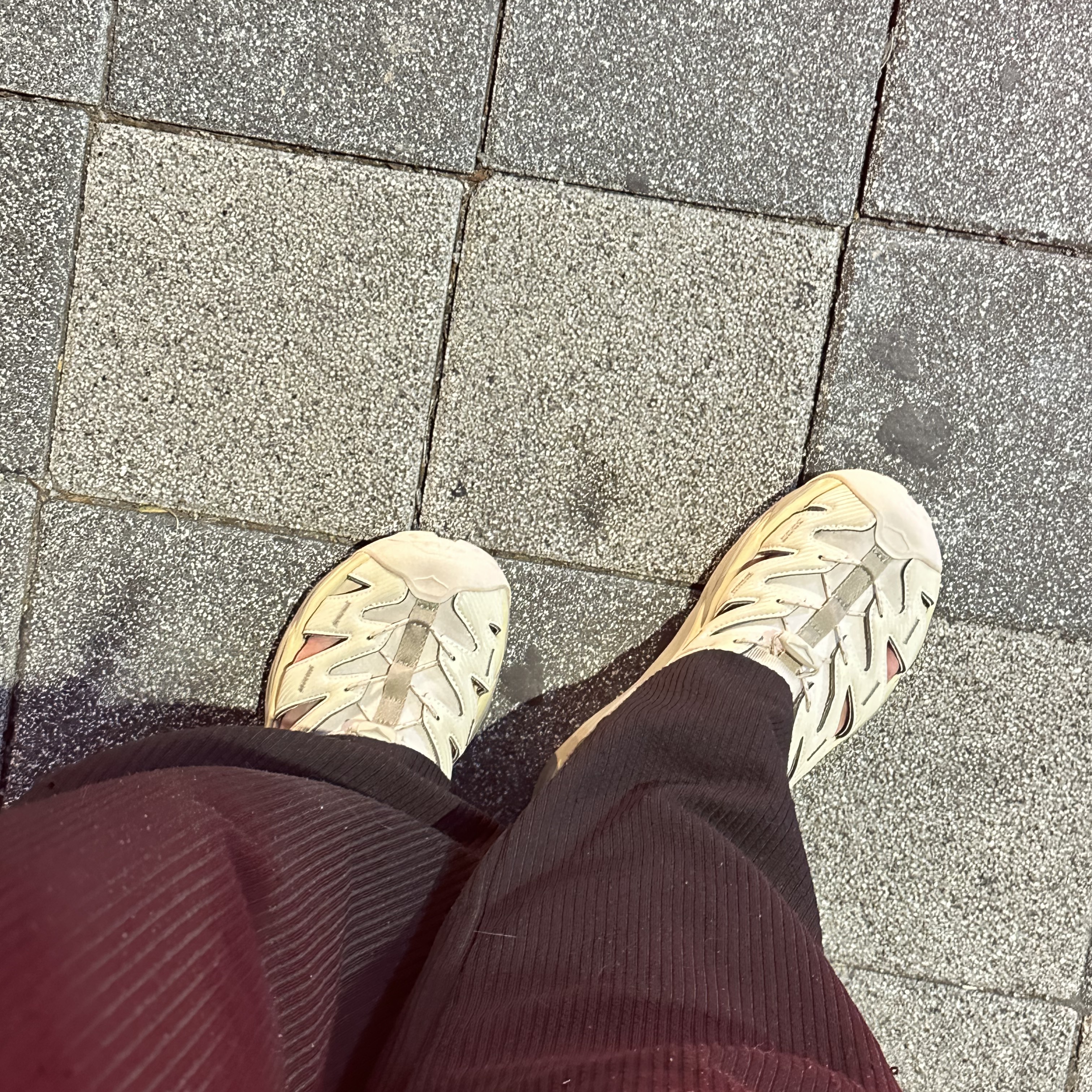 Hoka Hopara Shifting Sand Dune 착용 스타일