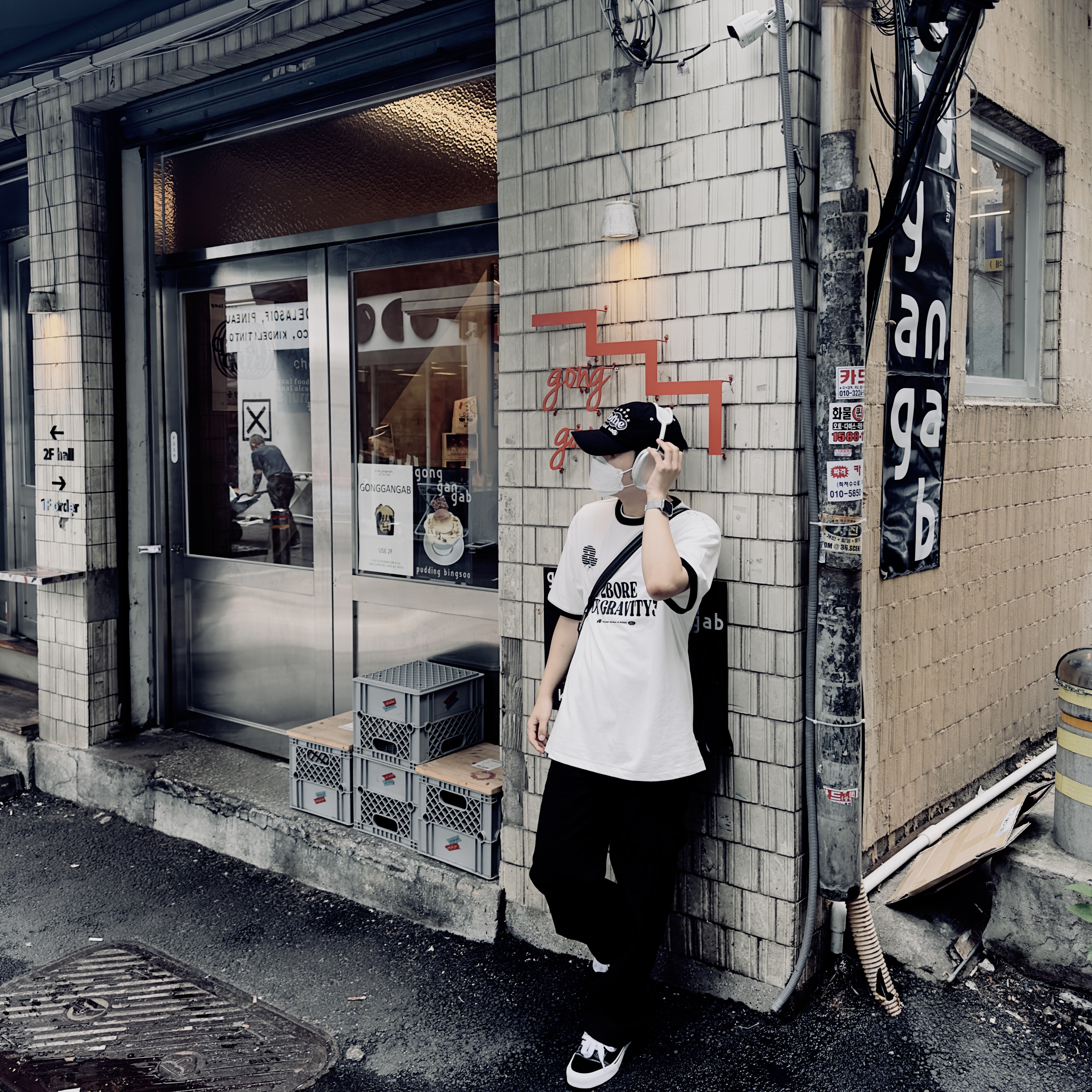 Vans Knu-Skool Black True White 착용 스타일 - 1